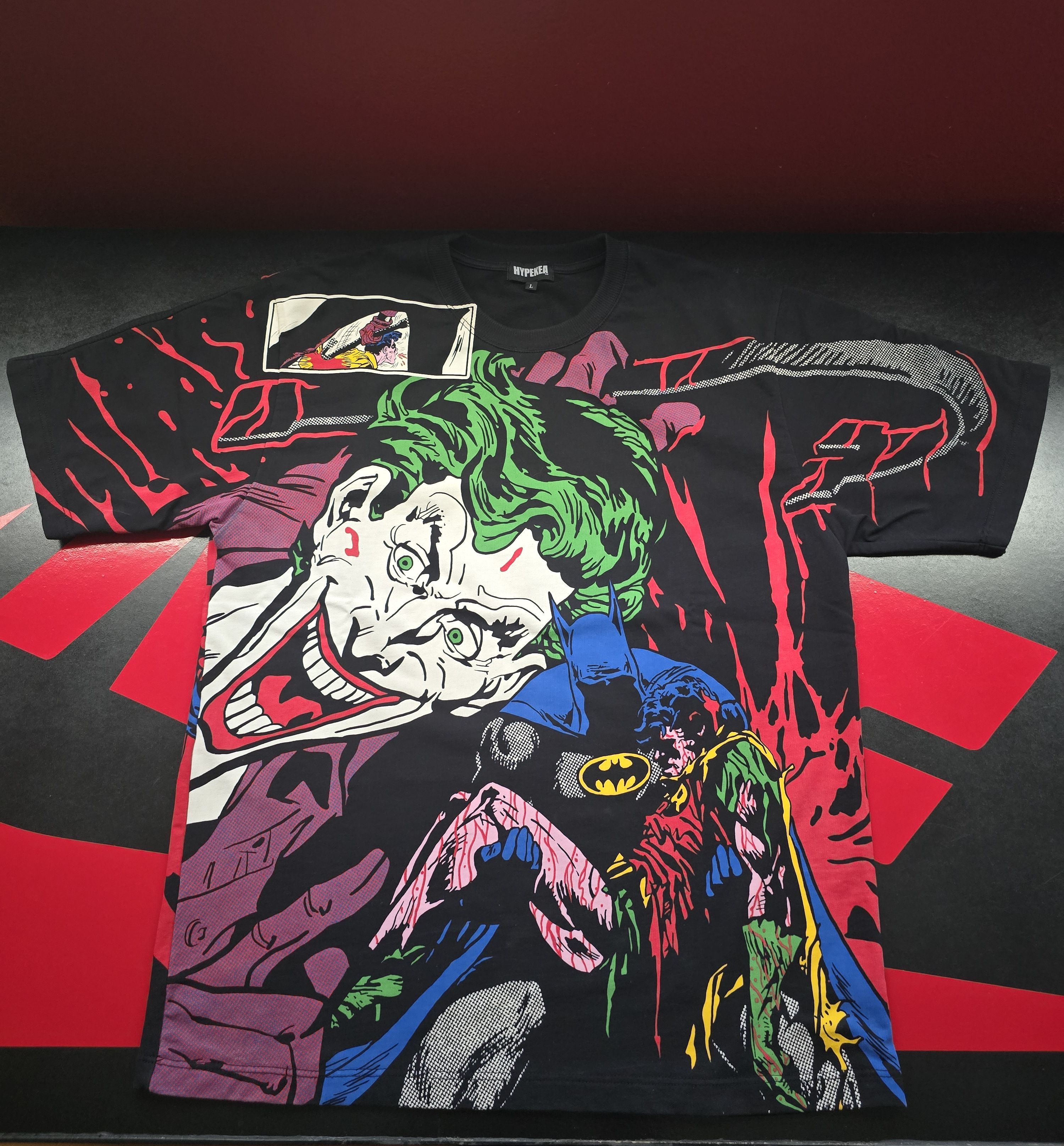 DC Comics Hypekea A death in the family Size US L / EU 52-54 / 3 - 1 Thumbnail