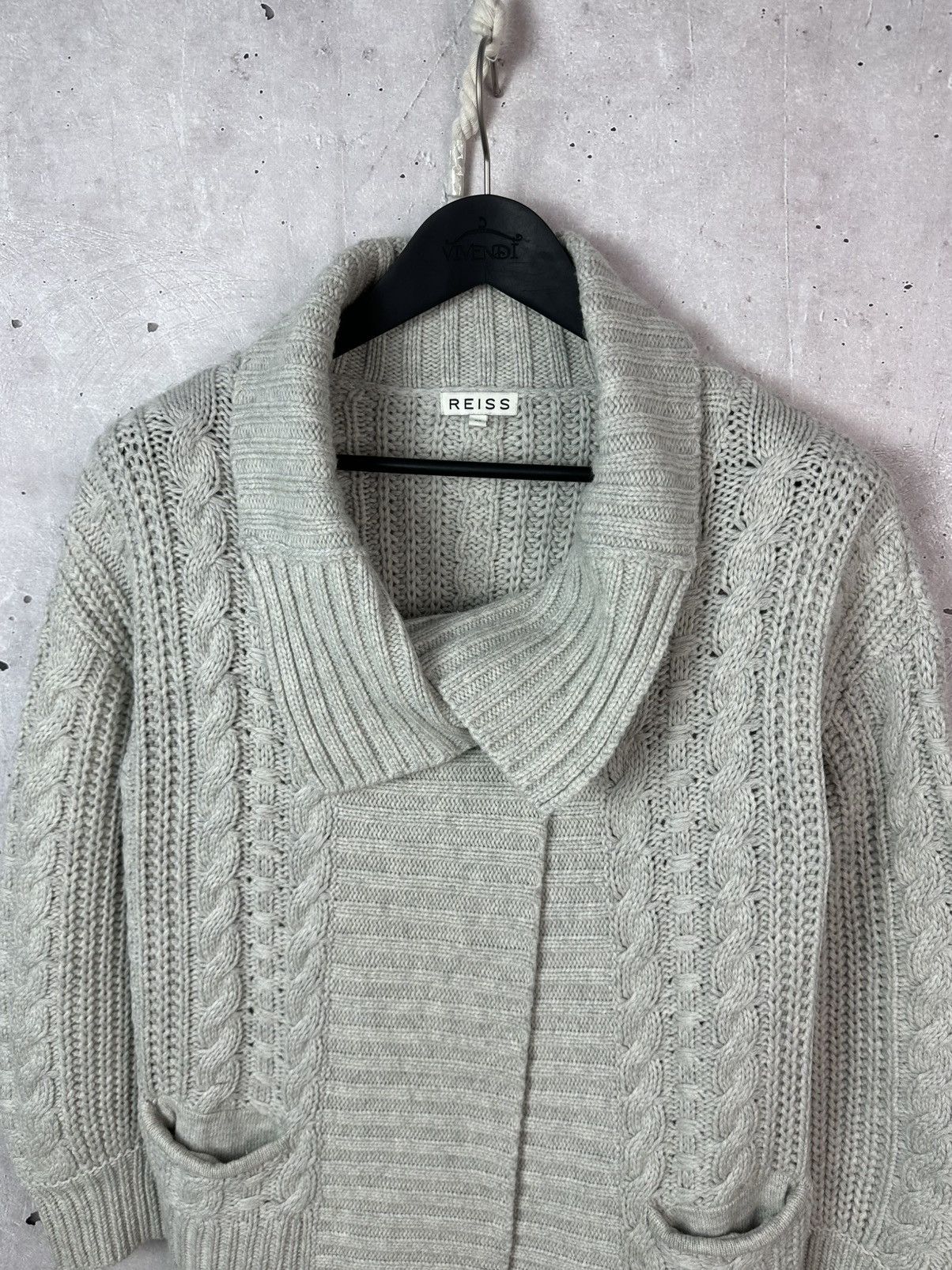 Reiss Reiss Wool Knit Long Sleeve Light Grey Cardigan Sweater Size XS / US 0-2 / IT 36-38 - 2 Thumbnail