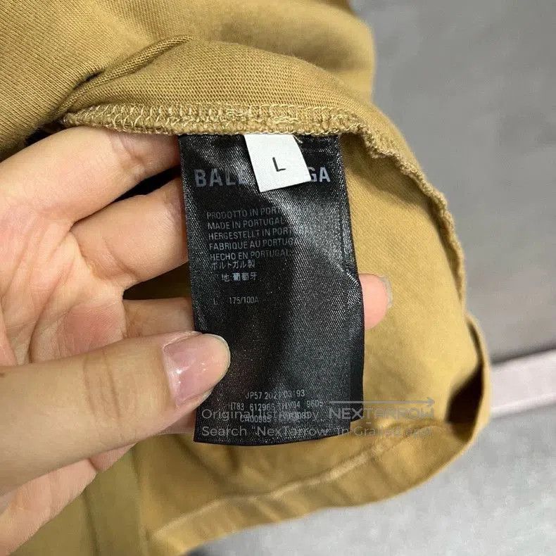 Balenciaga Balenciaga Khaki Logo Print Short Sleeve Tee. Size US L / EU 52-54 / 3 - 3 Thumbnail