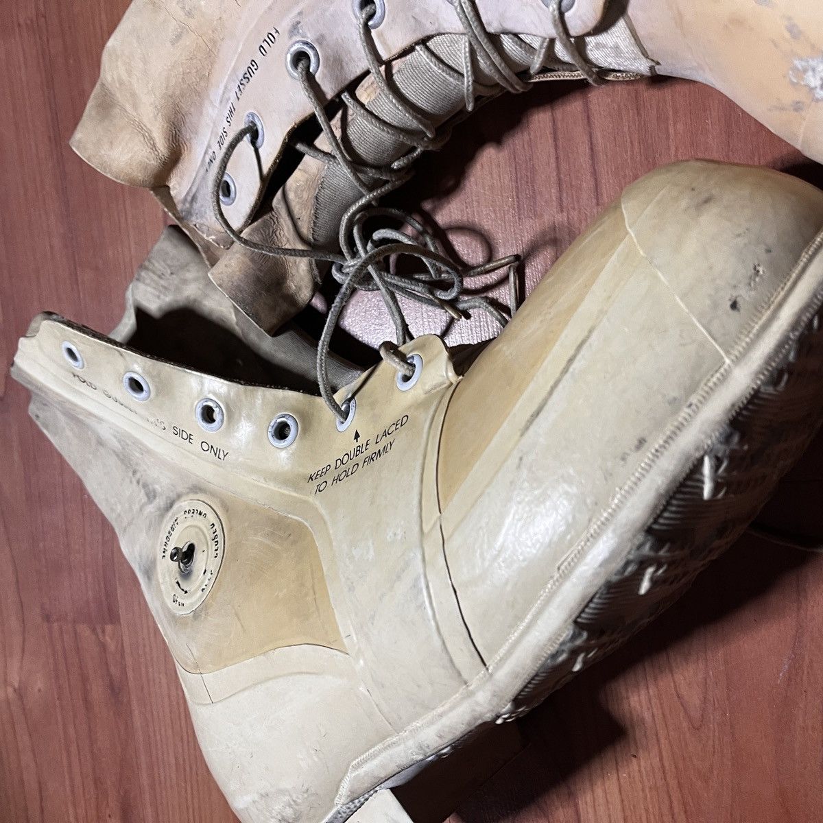 Other Vintage Bata Bunny Boots Size 9 Worn Thrashed White Size US 9 / EU 42 - 7 Thumbnail