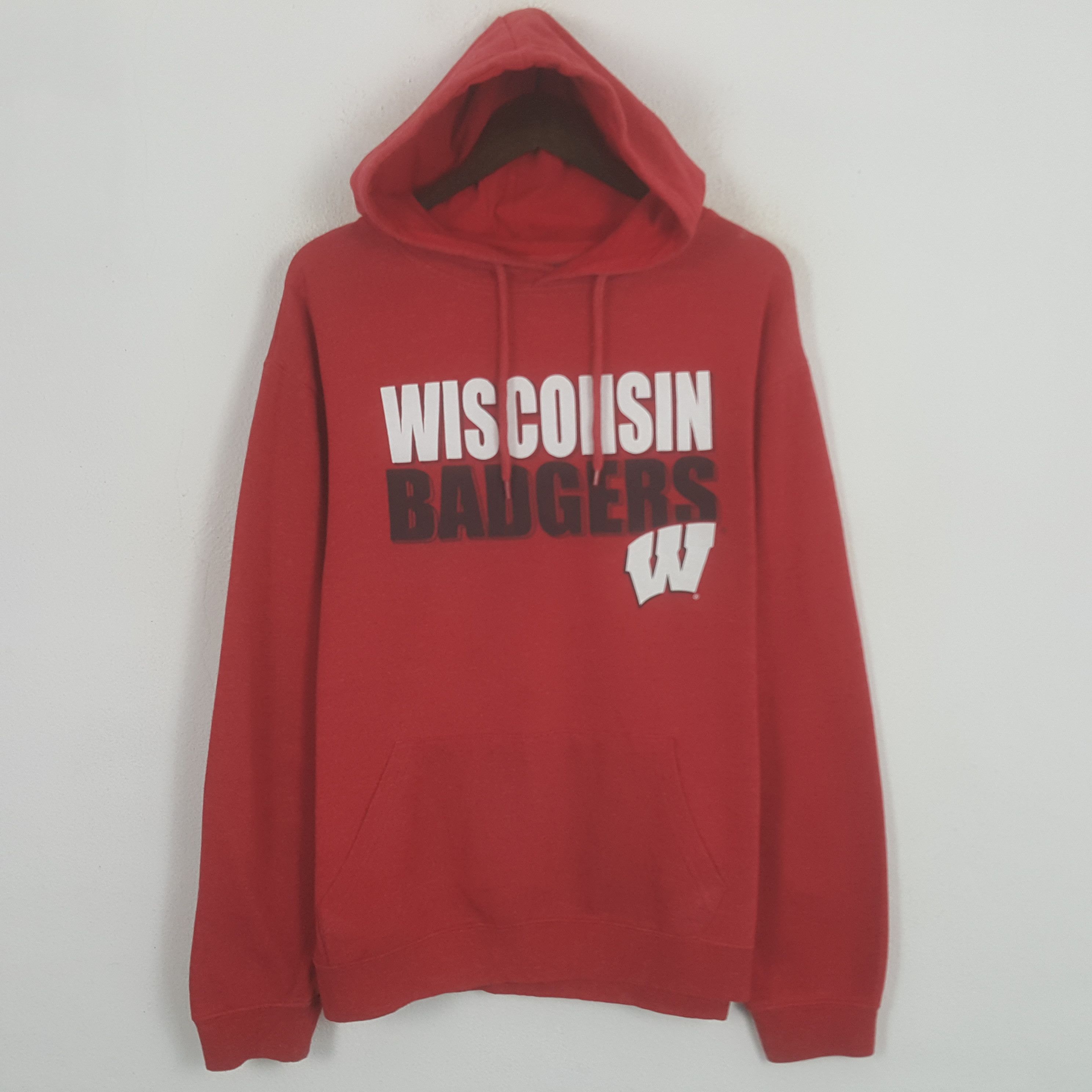 image of Colosseum Athletics x Vintage Wisconsin Badgers Sweatshirt Hoodies in Red, Men's (Size XL)