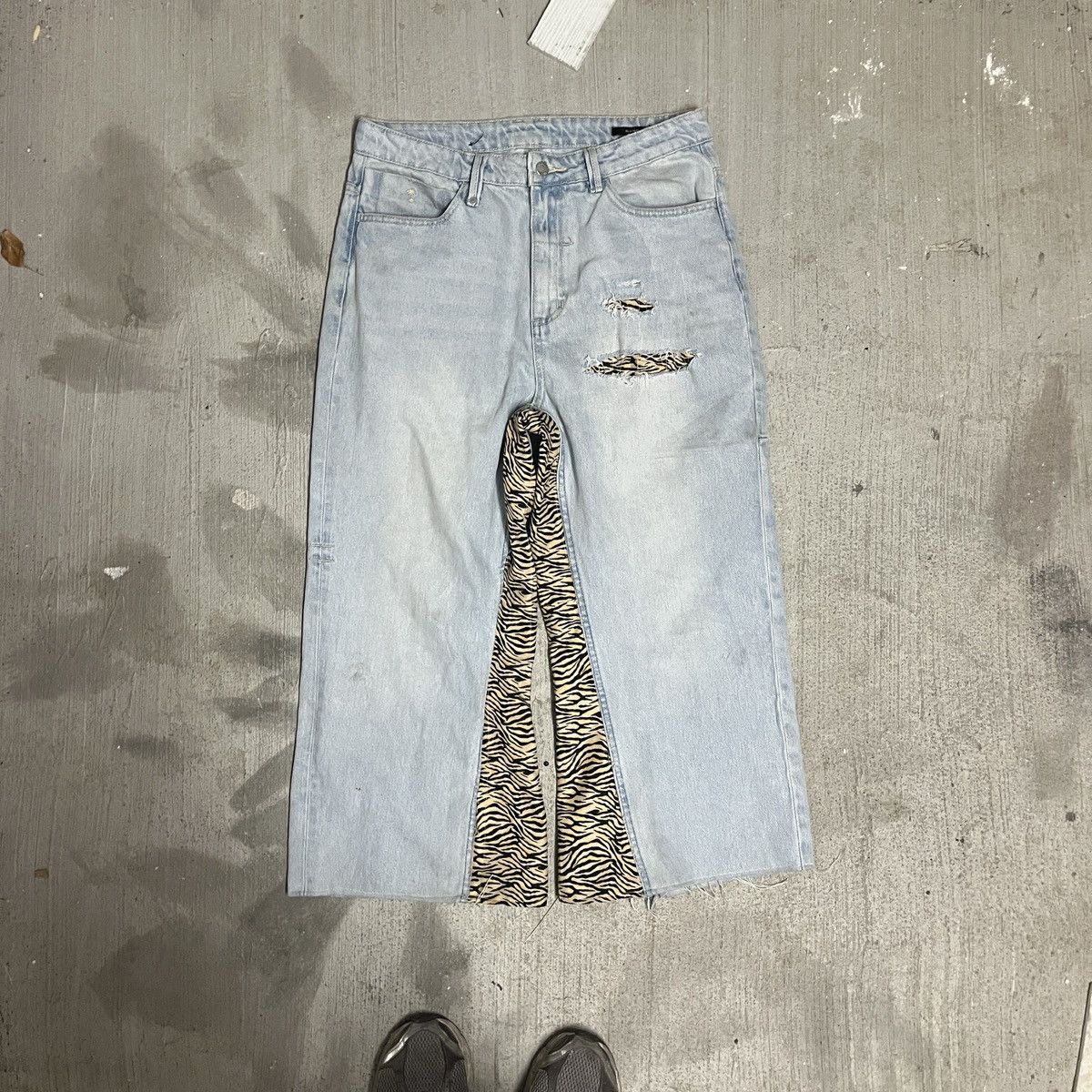 Other Stone Studios Tiger Boot Cut Blue Jeans Size 32" / US 10 / IT 46 - 1 Thumbnail