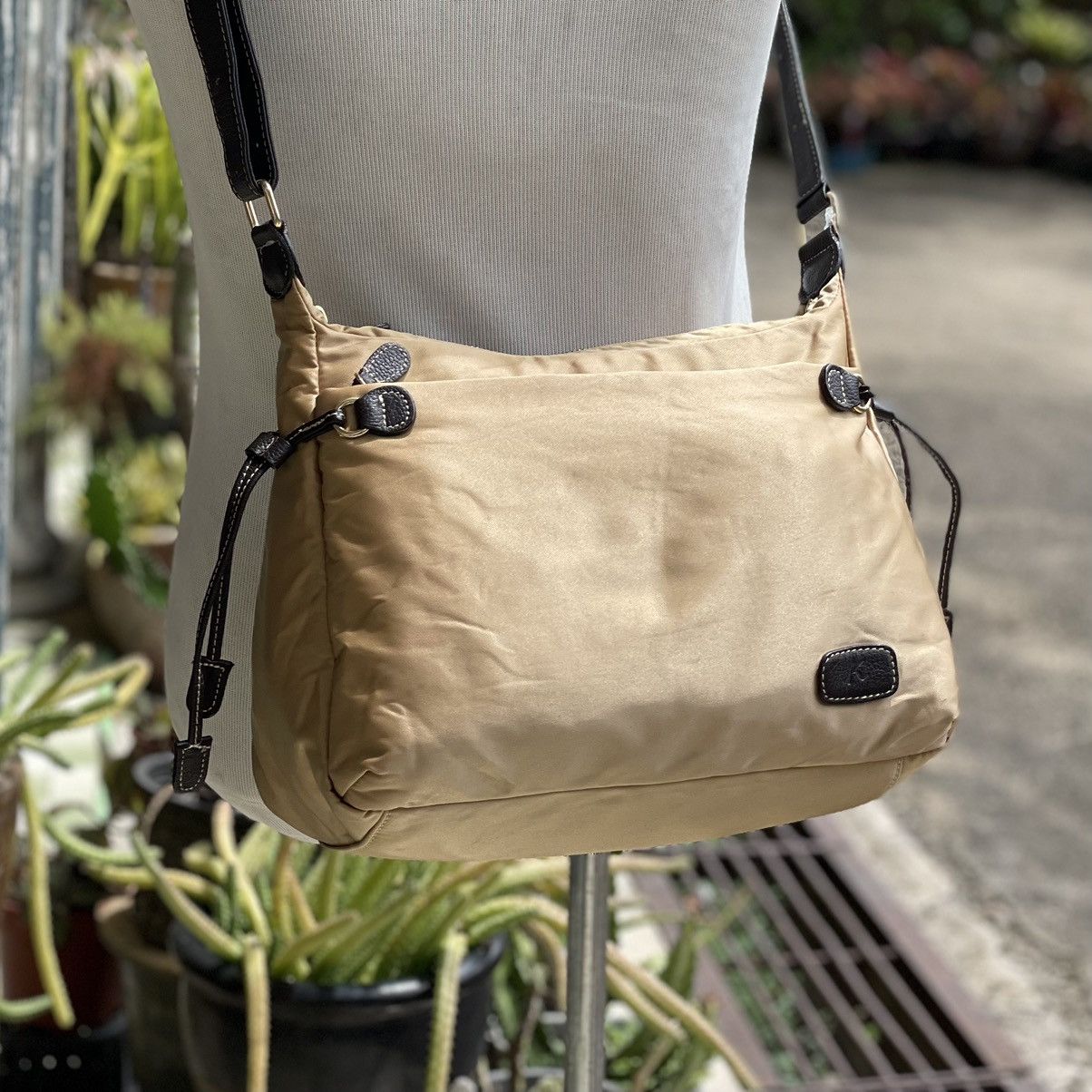 Japanese Brand × Leather JAPAN DESIGNER KITAMURA SLING BAG Size ONE SIZE - 2 Thumbnail