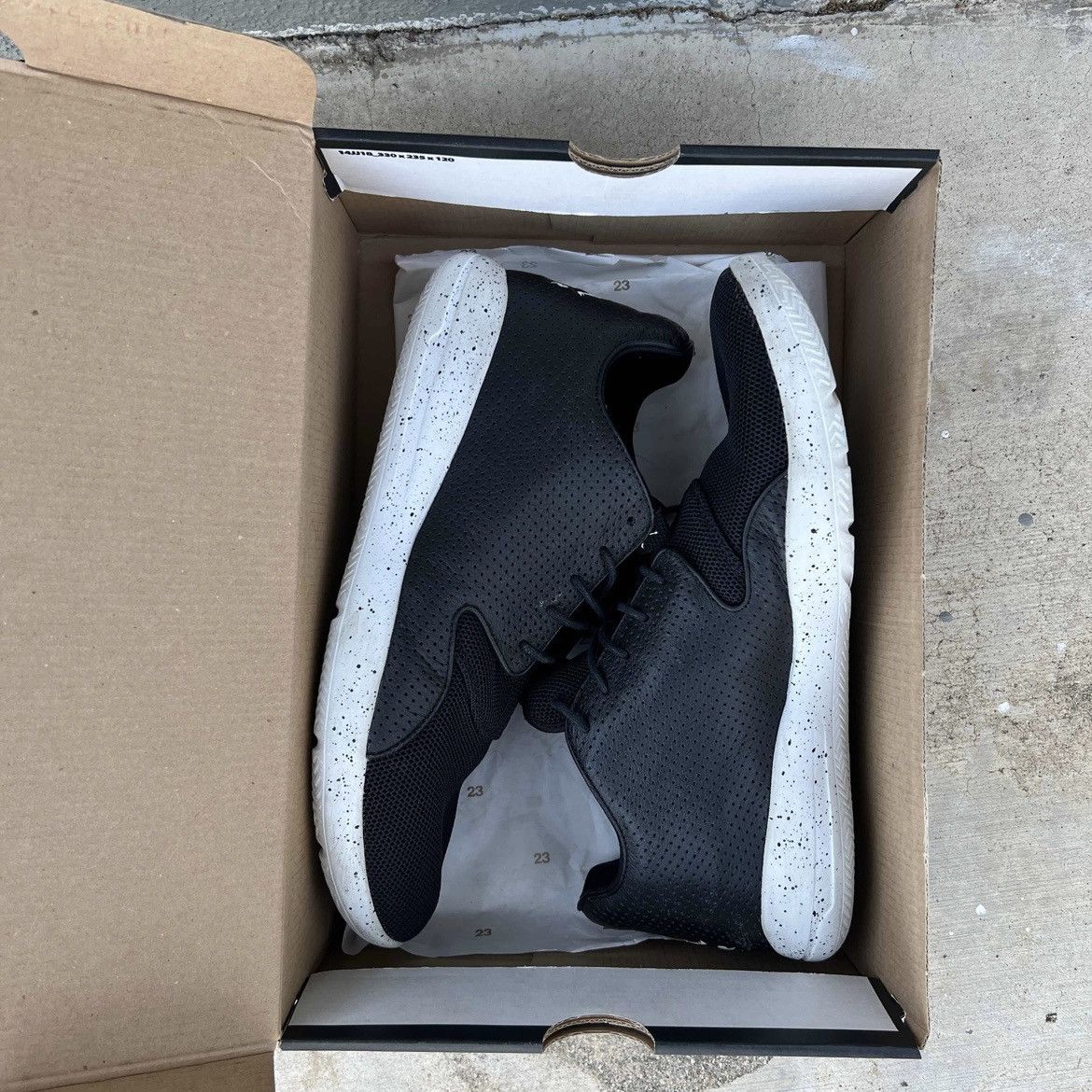 Jordan Brand Jordan Eclipse ‘Black White’ Size US 11 / EU 44 - 7 Thumbnail