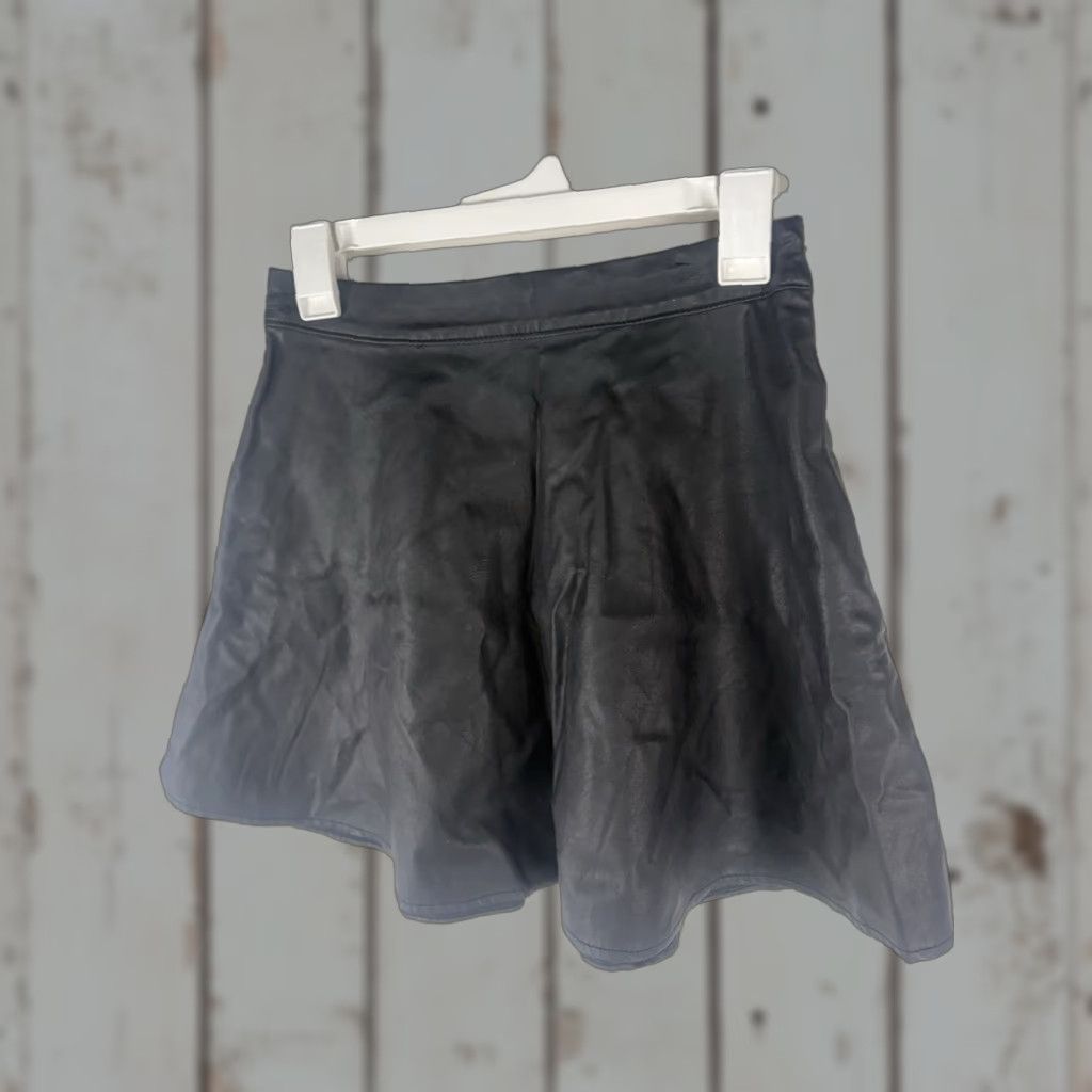 Abercrombie & Fitch Abercrombie & Fitch Black Faux Leather A-Line Mini Skirt Womens Size S Size 28" / US 6 / IT 42 - 1 Thumbnail