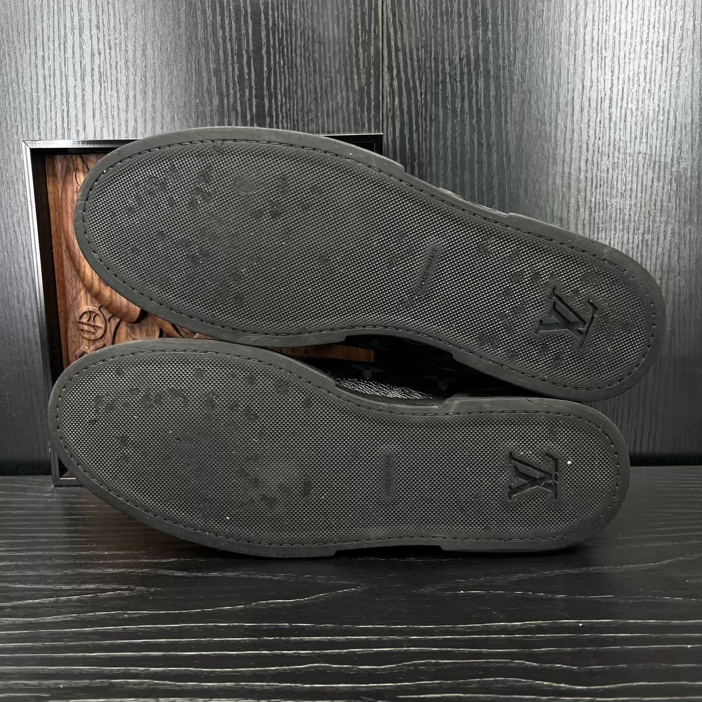 Louis Vuitton LV Match-Up Black Graffiti 42 Size US 9 / EU 42 - 4 Thumbnail