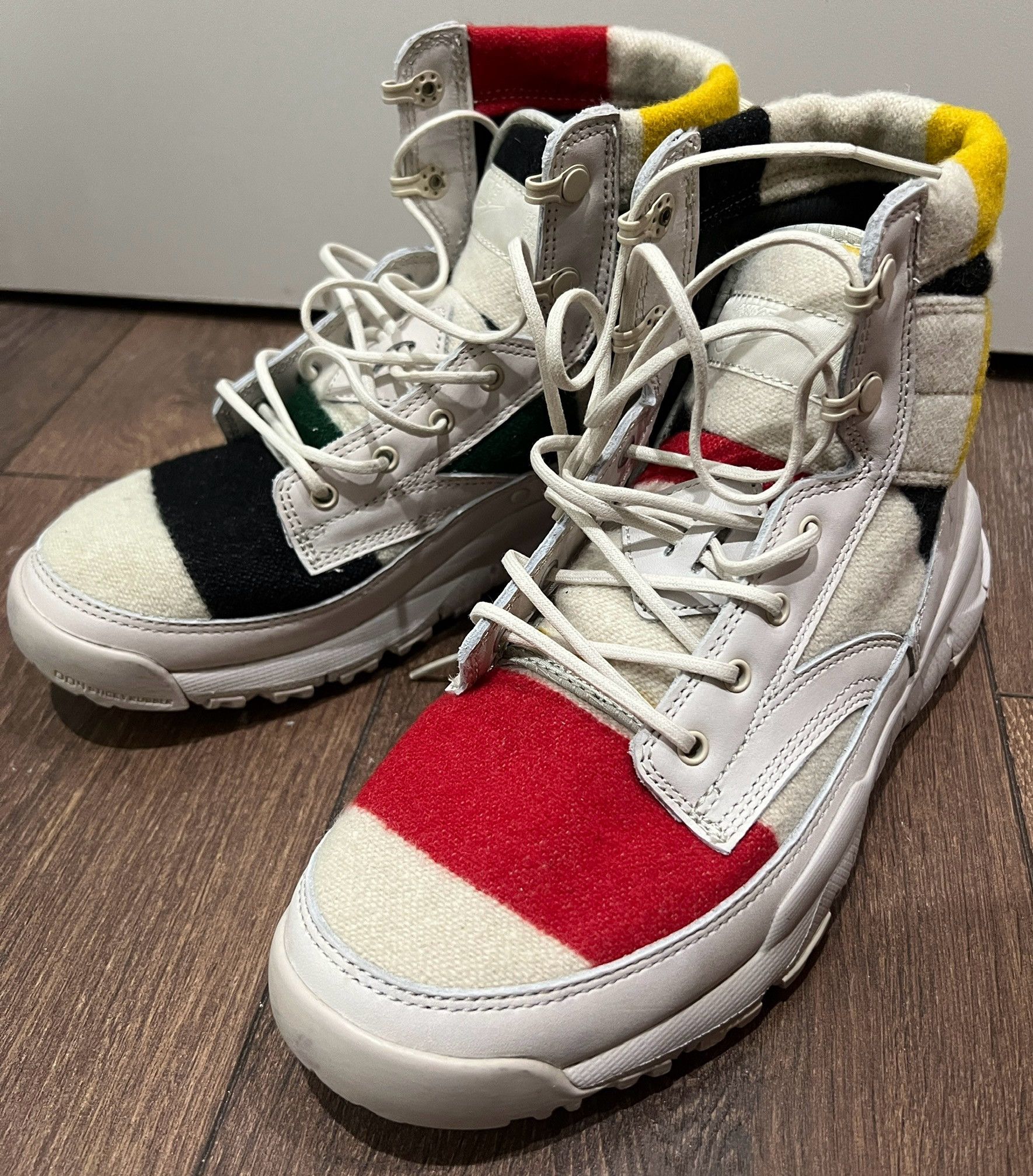 Nike × Pendleton Nike x Pendleton SFB 6" Boot QS Off White & Black US7 Size US 7 / EU 40 - 2 Thumbnail