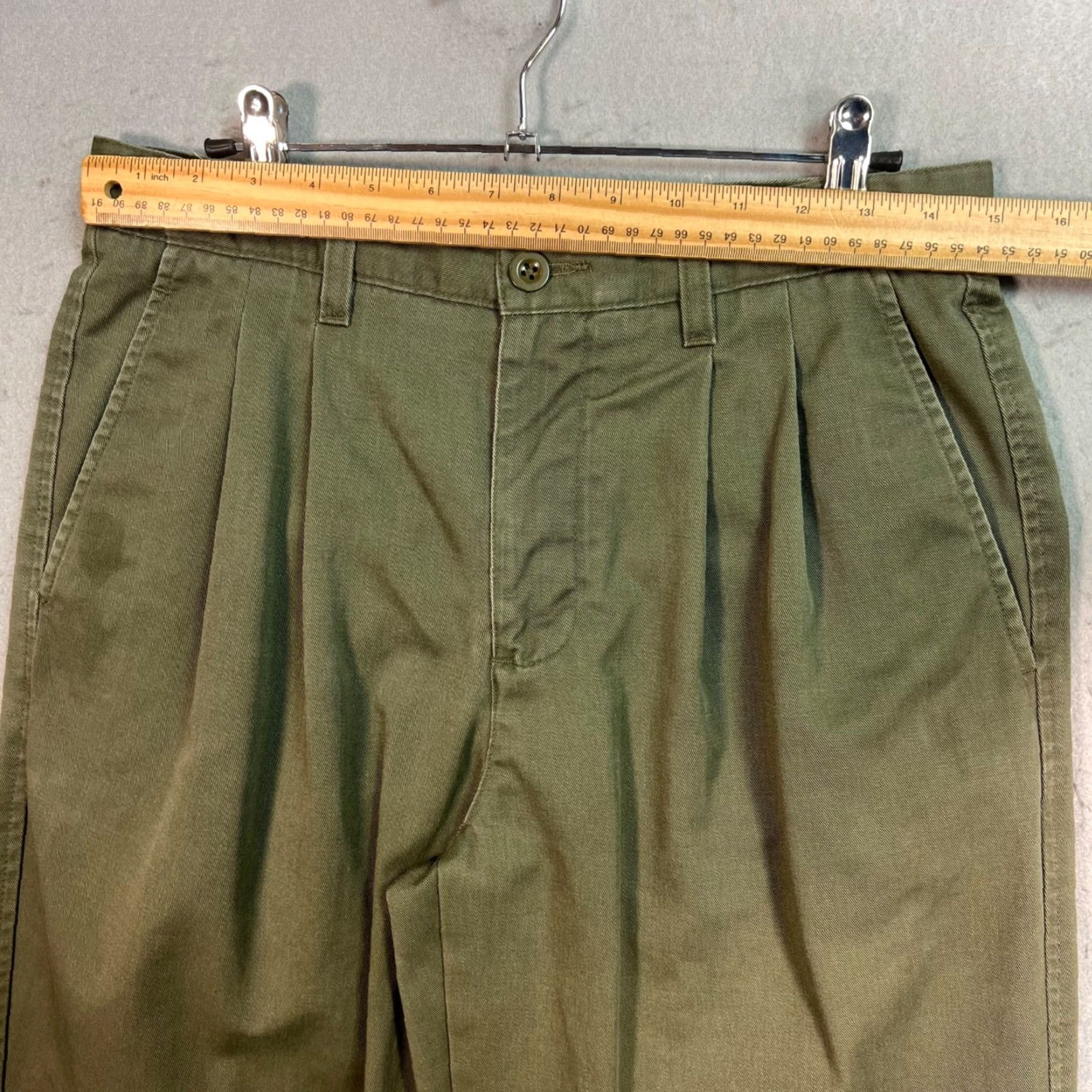 Gap Gap Khakis Relaxed Fit Mens Pants Size 31 x 32 Olive Green Cotton Size US 31 - 5 Thumbnail