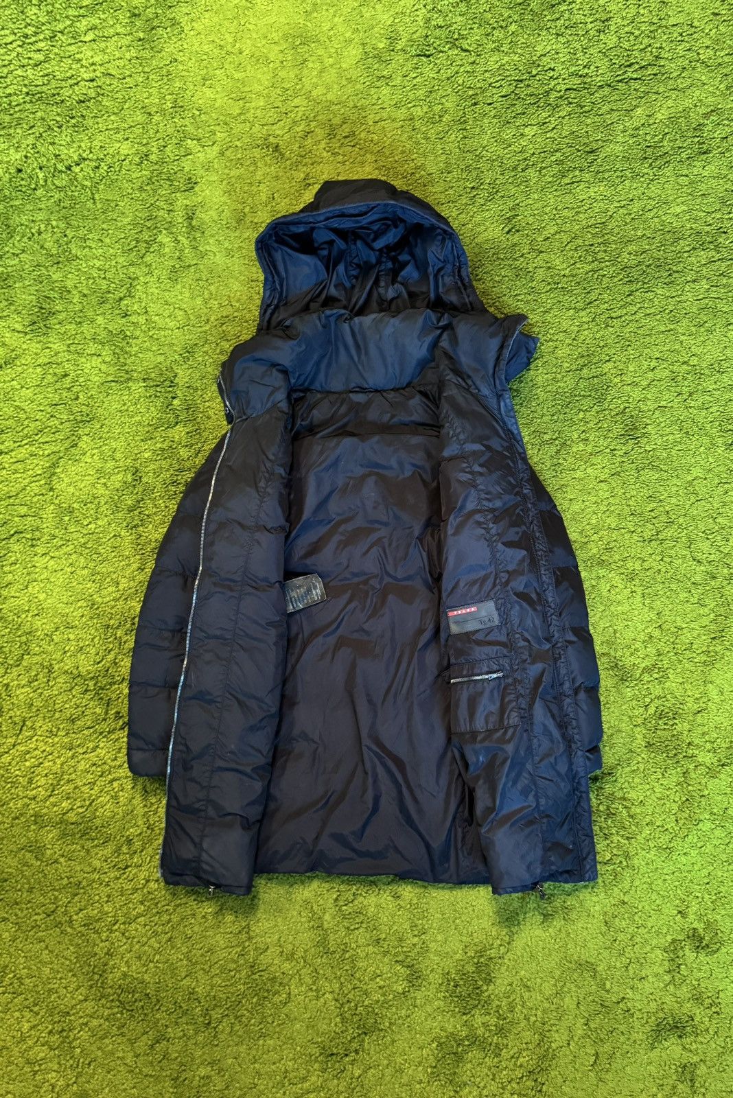 Prada Prada avant Garde down puffer jacket Size M / US 6-8 / IT 42-44 - 2 Thumbnail