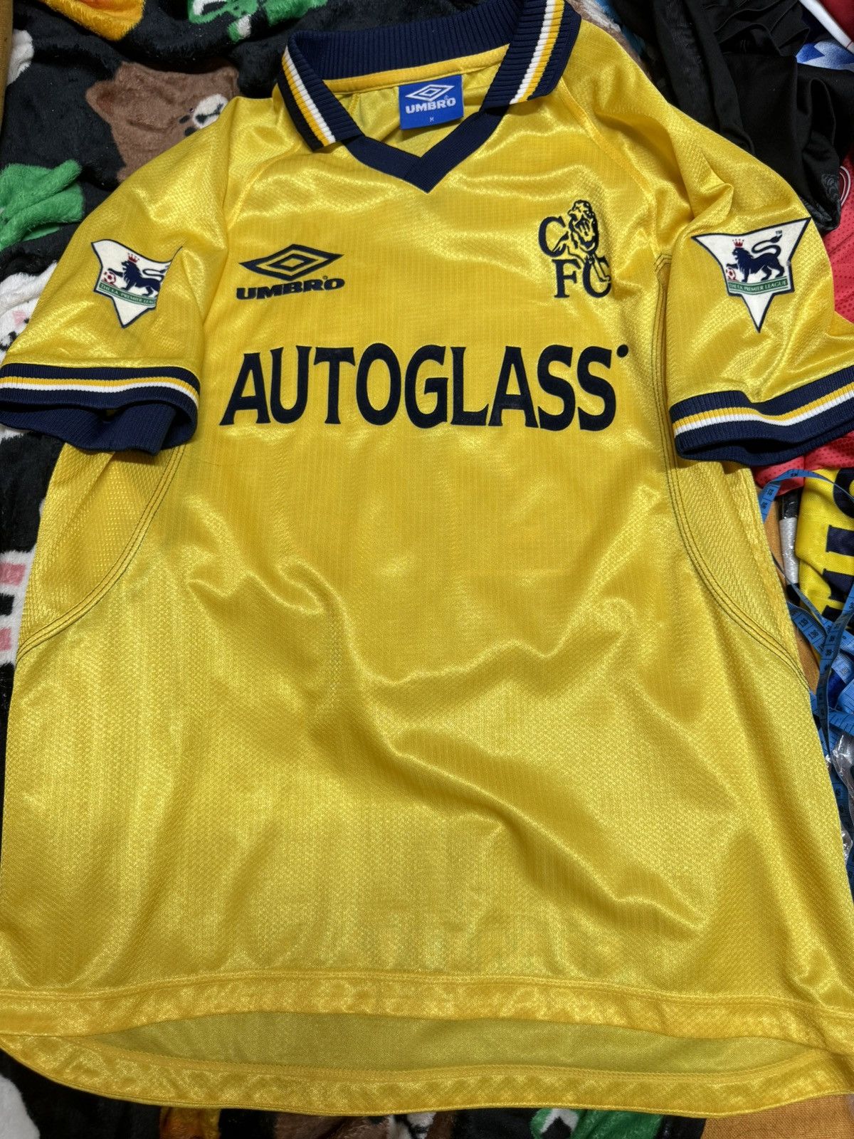 Umbro × Vintage Chelsea 99/00 away shirt #25 Zola | Grailed