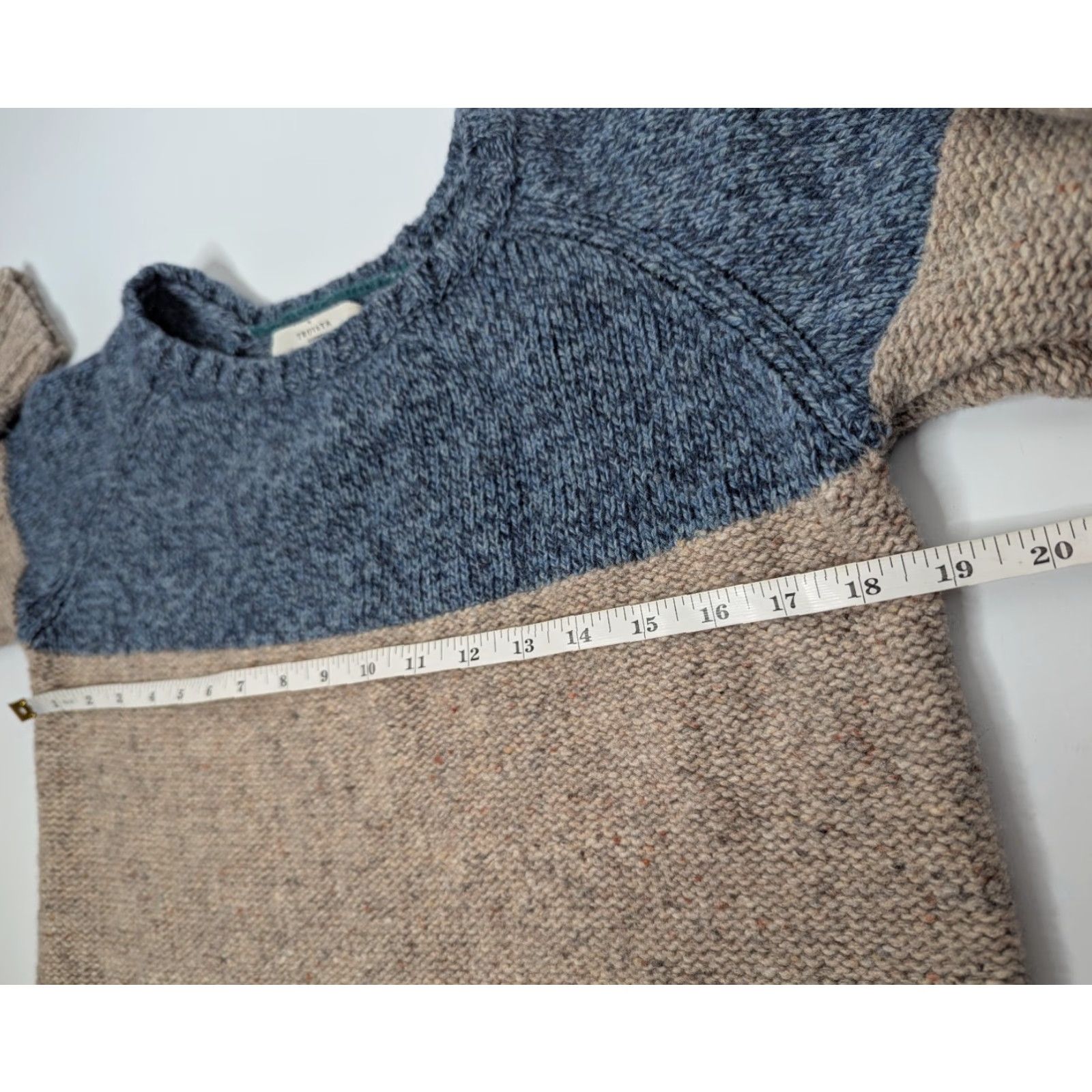 Paradise Trovata Birds of Paradis Lambswool Colorblock Sweater Blue Beige Size M (fits smaller) Pullover Crew Neck Long Sleeve Women Shirt/ Sweater Size M / US 6-8 / IT 42-44 - 7 Thumbnail