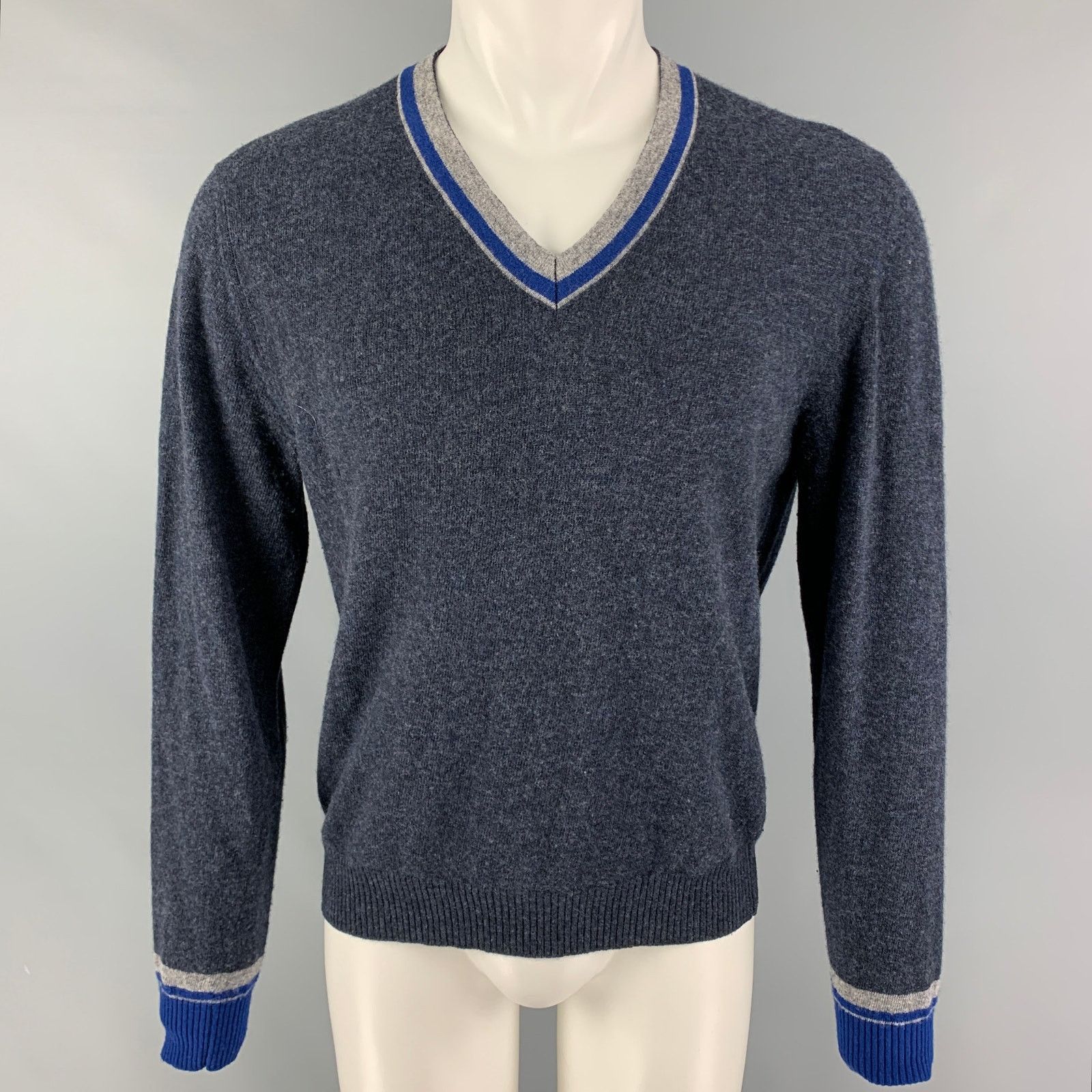 Etro ETRO Size M Blue Gray Heather Wool V-Neck Pullover Size US M / EU 48-50 / 2 - 1 Thumbnail