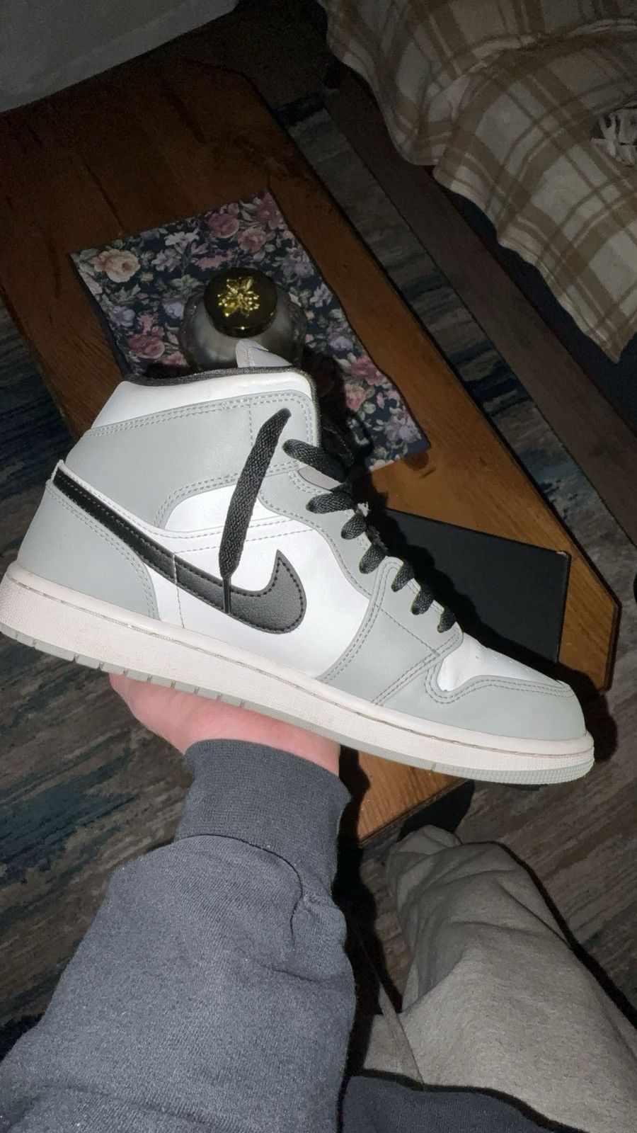 Jordan Brand Jordan 1 smoke grey Size US 10 / EU 43 - 2 Thumbnail