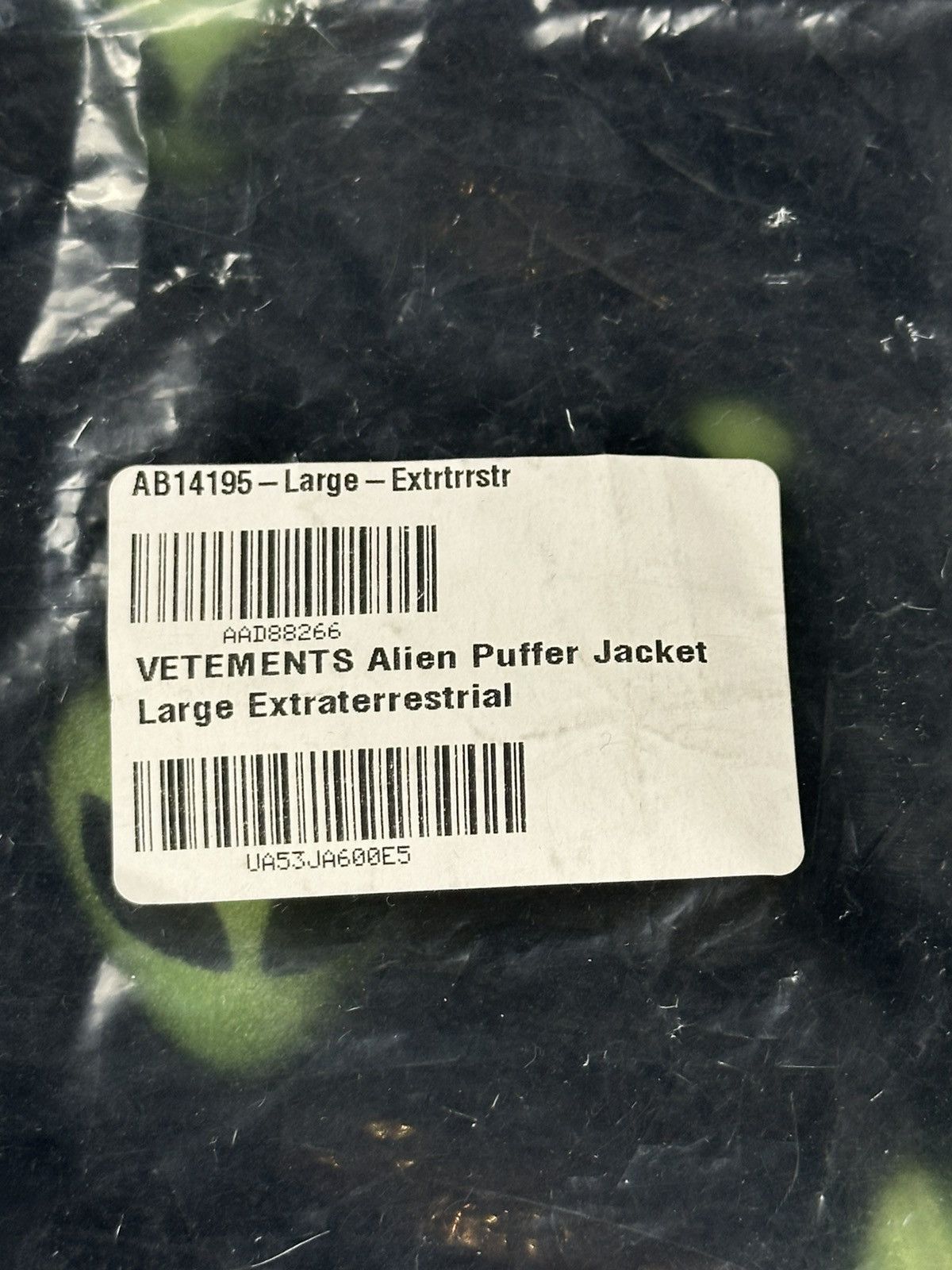Vetements Vetements Alien Puffer Jacket Size US L / EU 52-54 / 3 - 16 Thumbnail