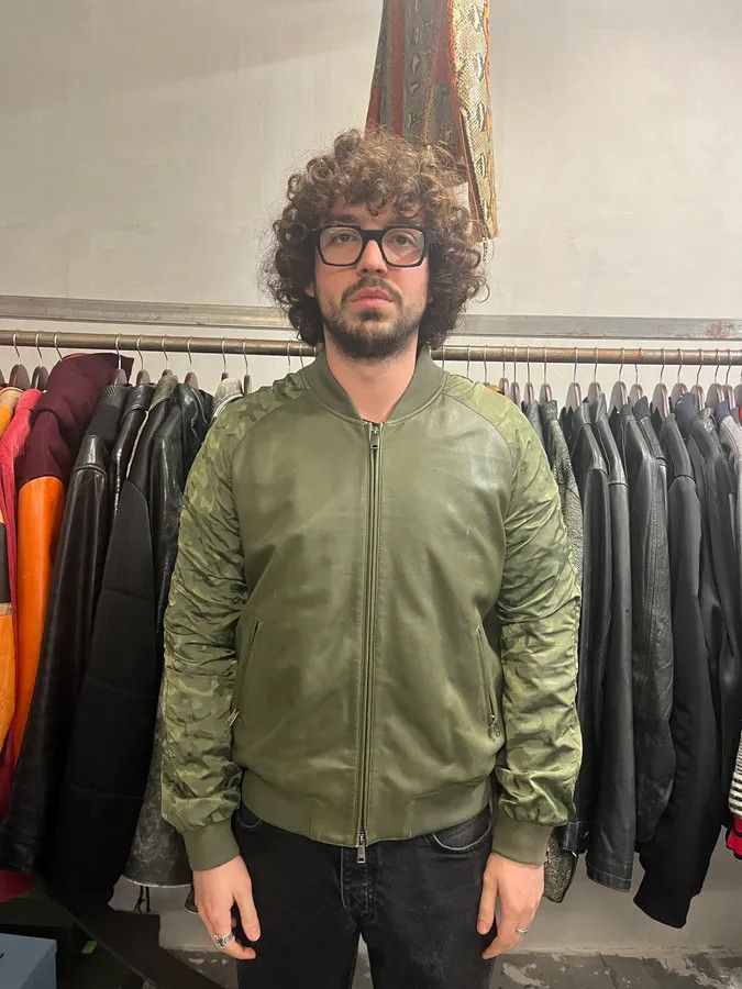 Emporio Armani SS2017 Emporio Armani Camo Sleeves Green Leather Bomber Jacket Size US M / EU 48-50 / 2 - 2 Thumbnail