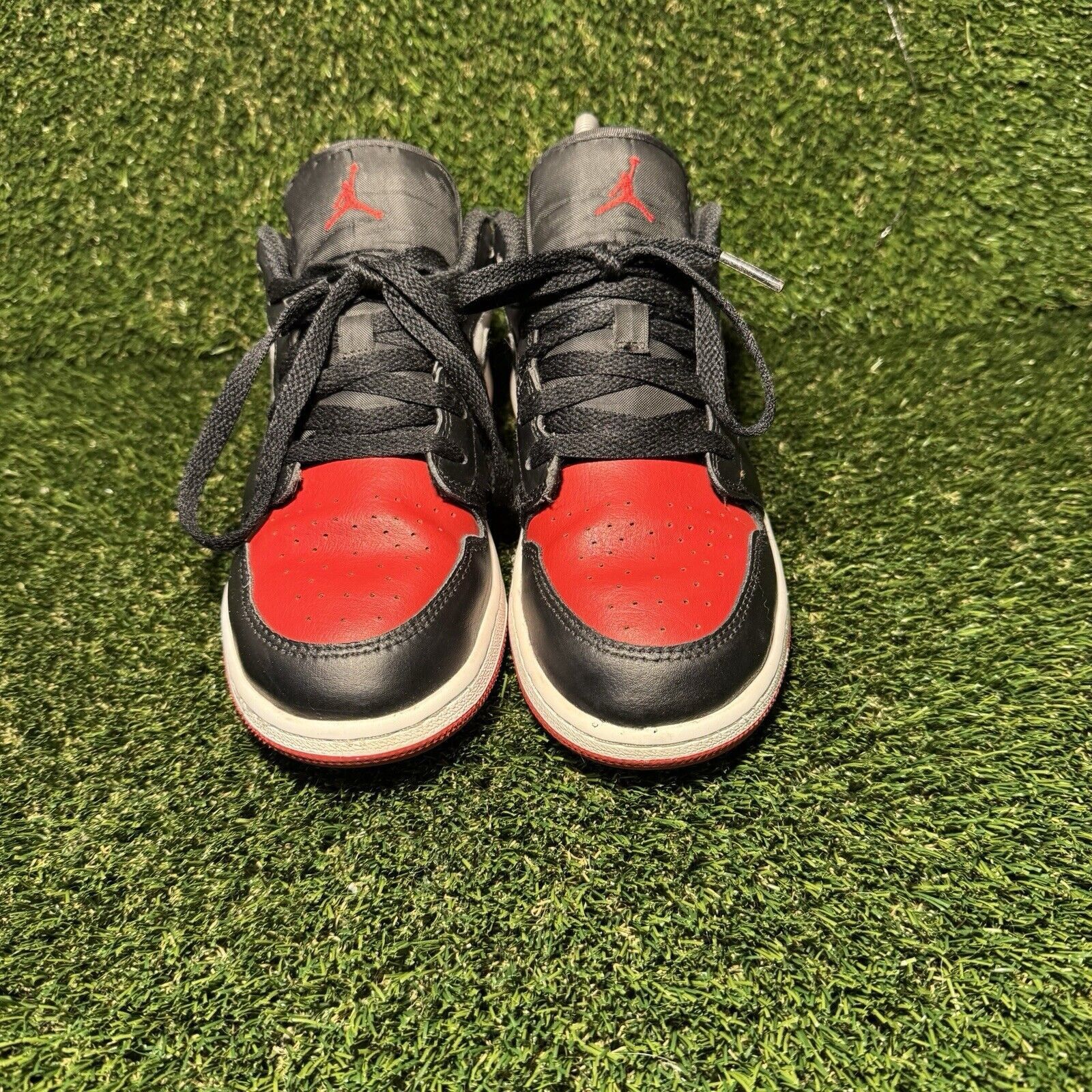 Jordan Brand Size 5 (GS) - Air Jordan 1 Low Bred Toe Size US 5 / EU 37 - 4 Thumbnail