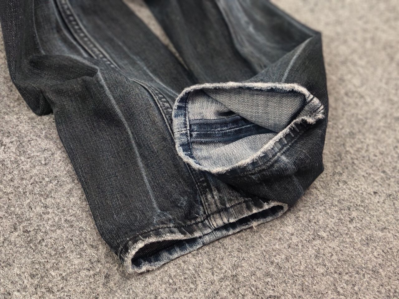 Diesel Diesel Thanaz Vintage Waxed Distressed Denim Jeans l.g.b. Size US 30 / EU 46 - 14 Thumbnail