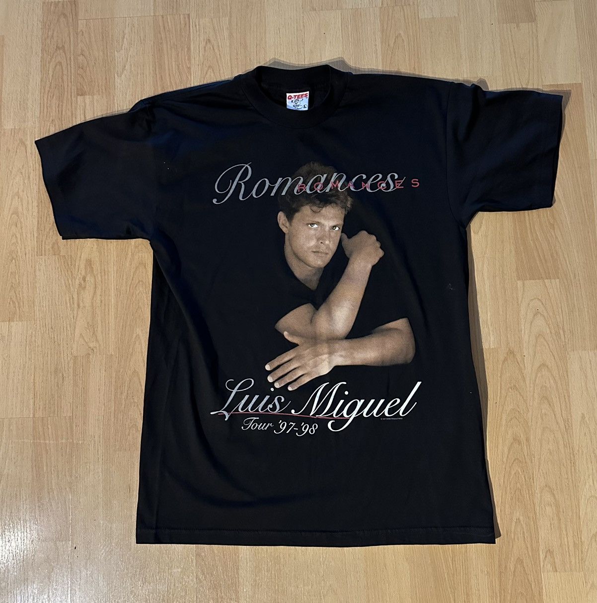 Band Tees × Rap Tees × Vintage Vintage 90s 1997 Luis Miguel Romances Tour Tee Brand NEW Size US L / EU 52-54 / 3 - 1 Thumbnail
