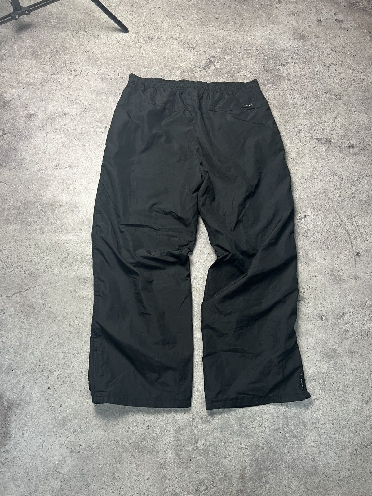 Nike Vintage Nike nylon pants in black with swoosh mens XL 00s Size US 34 / EU 50 - 6 Thumbnail