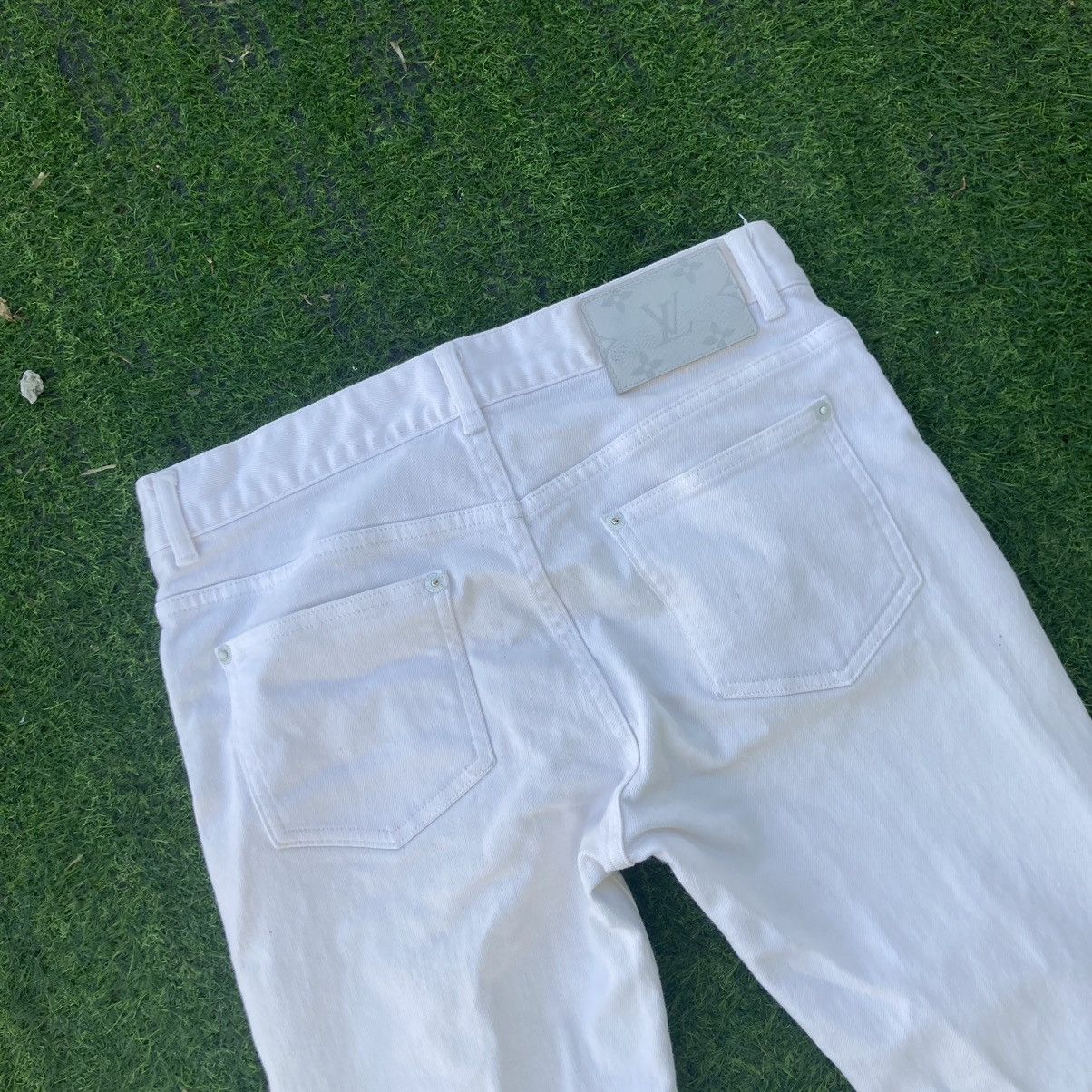 Designer LOUIS VUITTON ALL WHITE SLIM STRETCH JEANS Size 29" - 10 Thumbnail