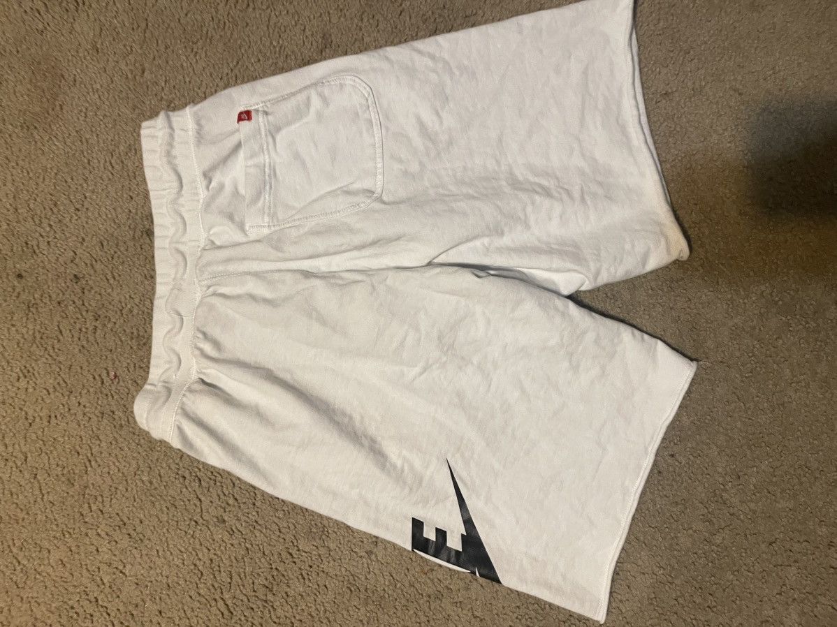 Nike Nike cut hem shorts Size US 32 / EU 48 - 4 Thumbnail