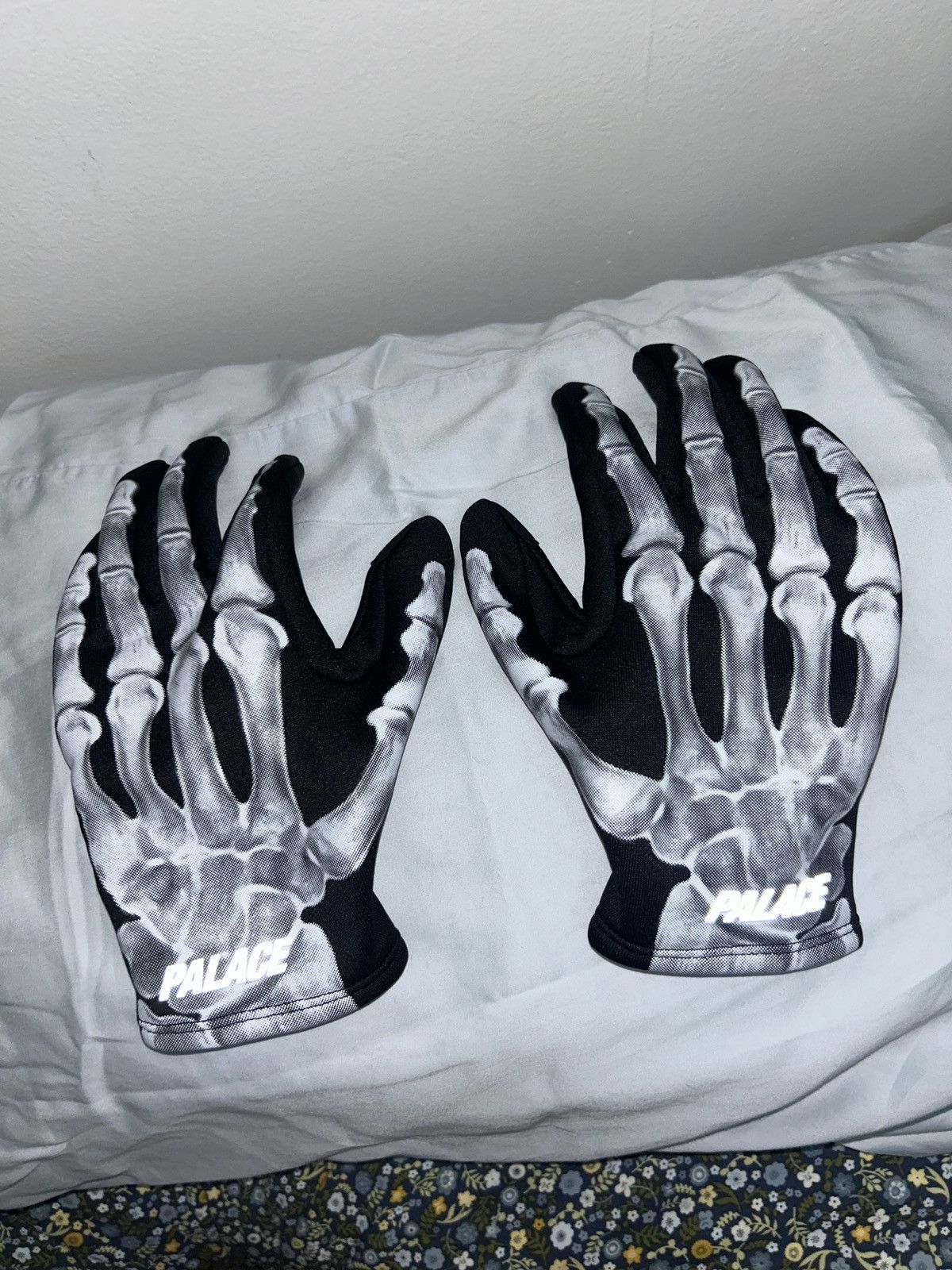 Palace Palace polartec boney skeleton gloves L/XL | Grailed