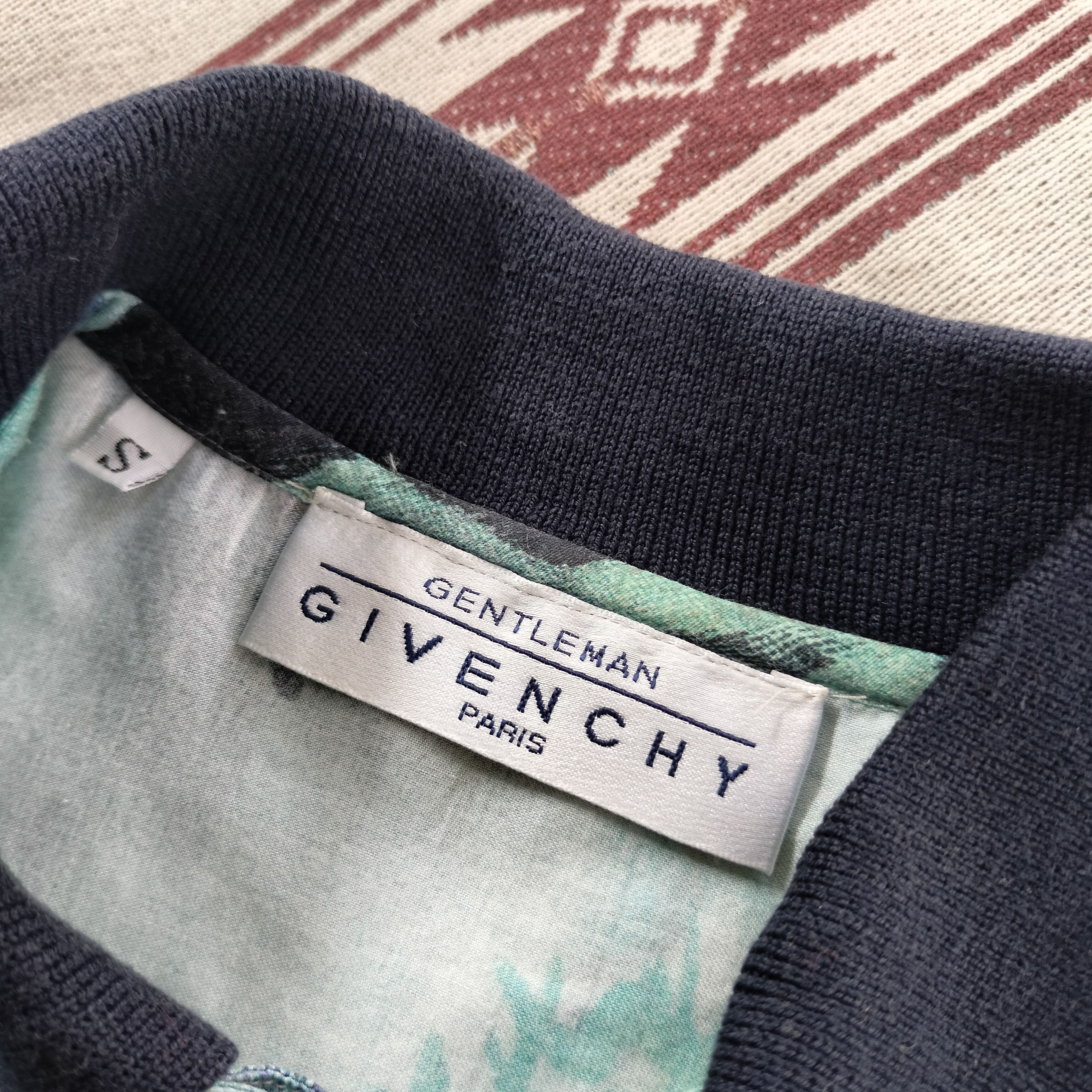 Givenchy Vtg Givenchy pattern polo ss shirt Size US S / EU 44-46 / 1 - 8 Thumbnail