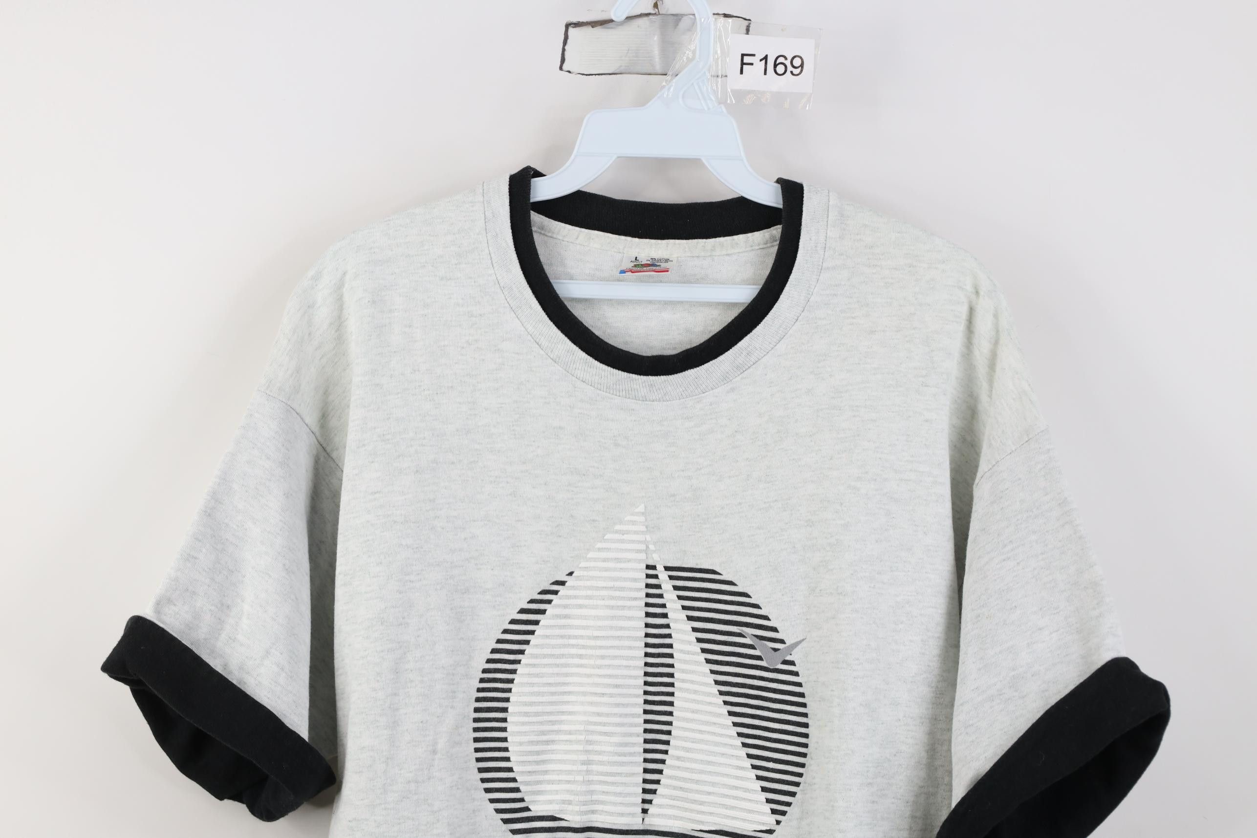 Vintage Vintage 90s Streetwear St Maarten Sailboat T-Shirt Gray USA Size US L / EU 52-54 / 3 - 2 Thumbnail