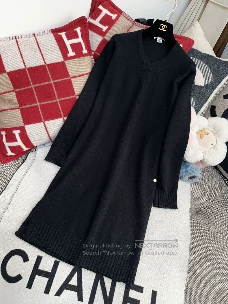 Hermes Hermes Black V-neck long-sleeve knit dress Size XS / US 0-2 / IT 36-38 - 3 Thumbnail