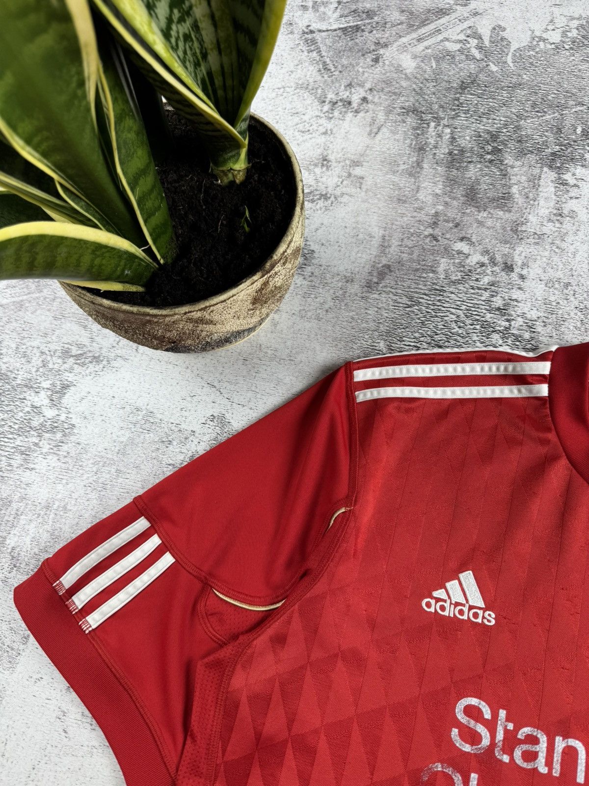 Adidas LIVERPOOL VINTAGE Red 2020/2012 Gerrard Adidas Soccer Football Shirt Jersey Kit Size US L / EU 52-54 / 3 - 10 Thumbnail