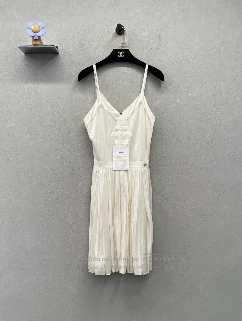 Chanel Chanel White two-piece suspender skirt with lining Size XS / US 0-2 / IT 36-38 - 1 Thumbnail