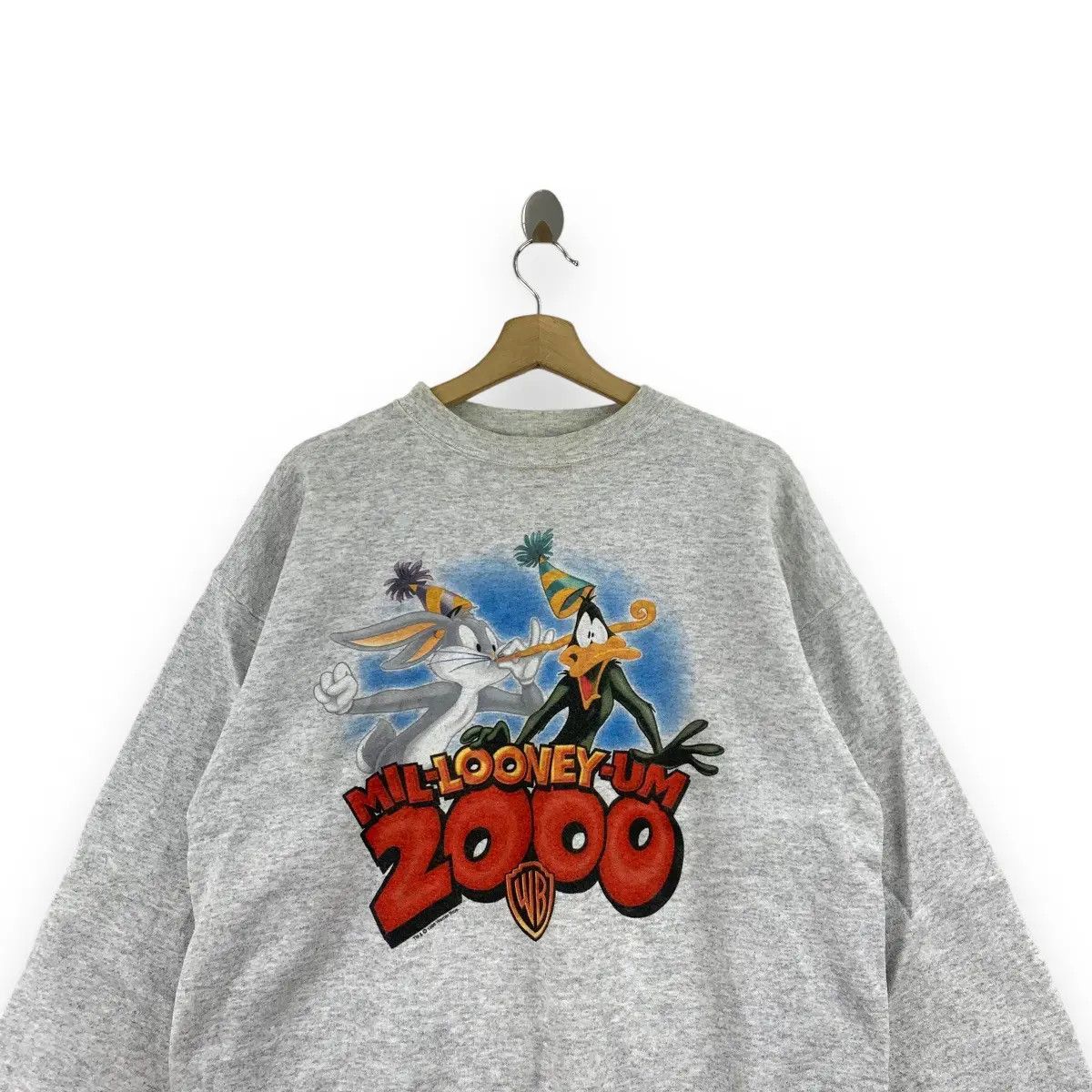 Warner Bros Vintage 1999 LOONEY TUNES Bugs Bunny Duffy Duck Sweatshirt Size XL / US 12-14 / IT 48-50 - 2 Thumbnail