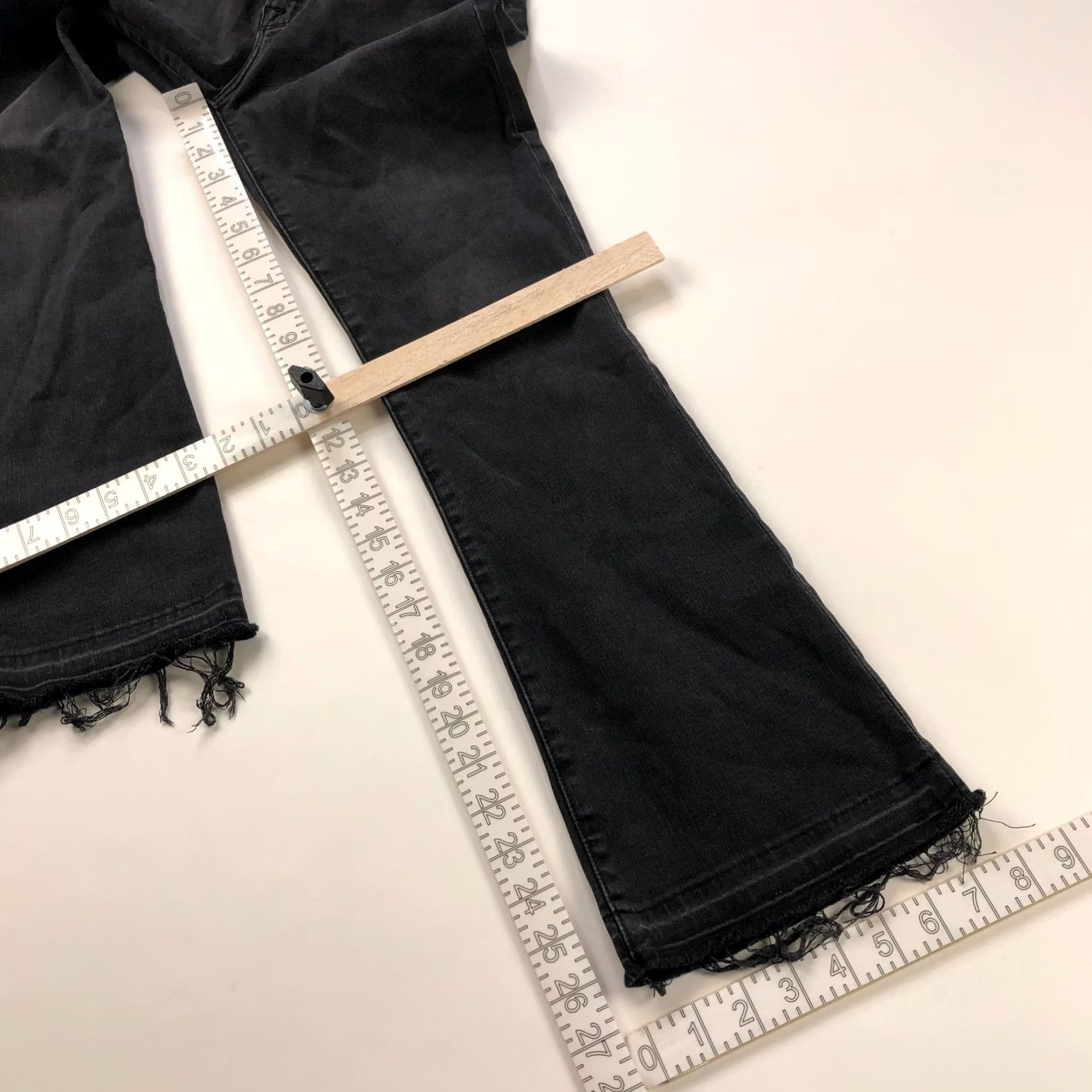 Frame FRAME Jeans Le Crop Mini Boot 26 Black Mid Rise Cut Off (Fits 26W 26L) HRJ Size 26" / US 2 / IT 38 - 5 Thumbnail