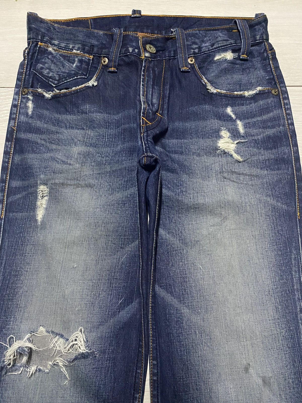 Levi's Vintage Levis 504 Fade Wash Distressed Straight Loose Jeans Size US 32 / EU 48 - 3 Thumbnail