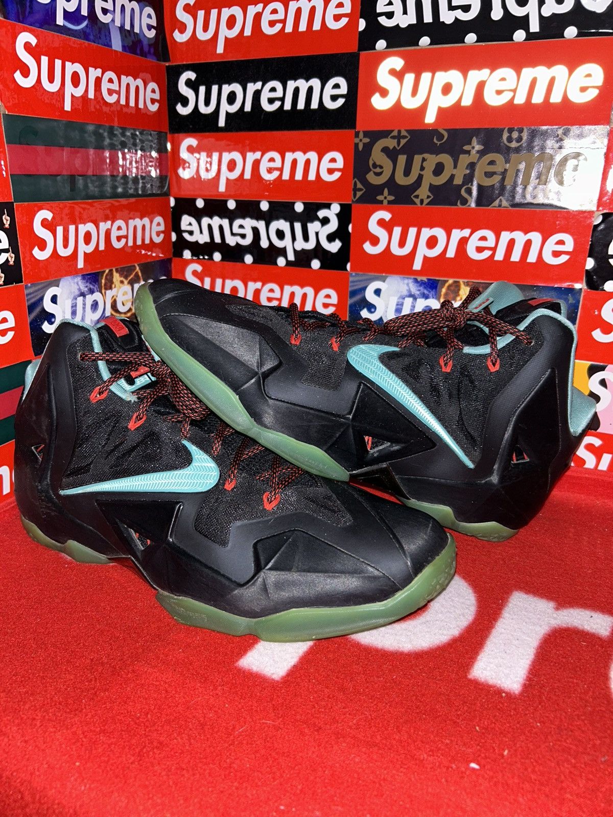 Nike Nike LeBron 11 Diffused Jade 616175-004 size 13 FULL ZOOM Size US 13 / EU 46 - 1 Thumbnail