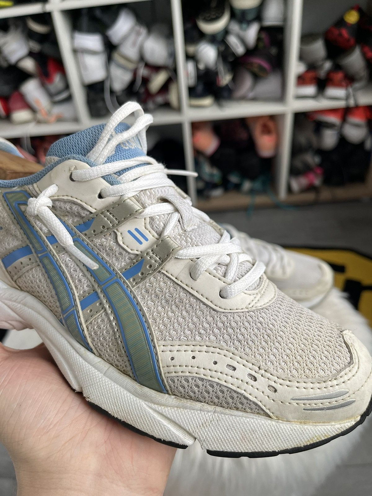 Asics × Vintage Women’s size 9 ASICS gel distressed sneakers 2k rare OG Size US 7 / EU 40 - 3 Thumbnail
