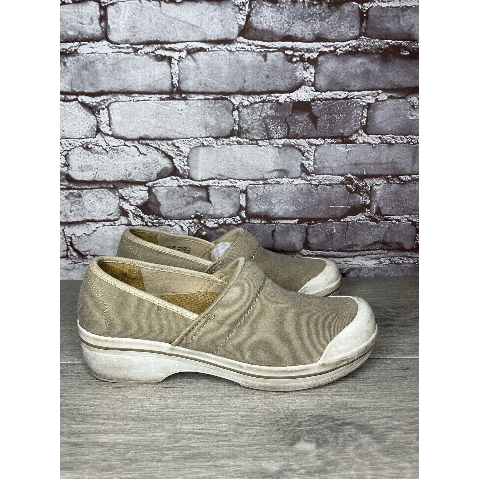 Other Dansko Volley Vegan Tan Beige Khaki Canvas Non Slip Clogs Wo Size US 8.5 / IT 38.5 - 3 Thumbnail