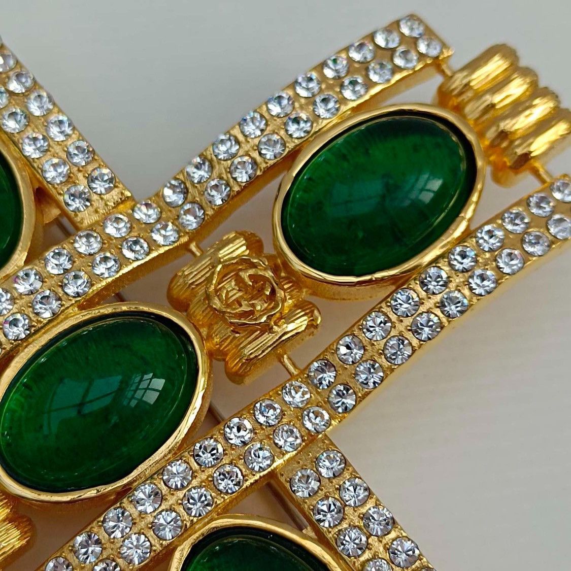 Gucci RARE Gold & Green Cabochon Stone Cross Brooch Size ONE SIZE - 6 Thumbnail