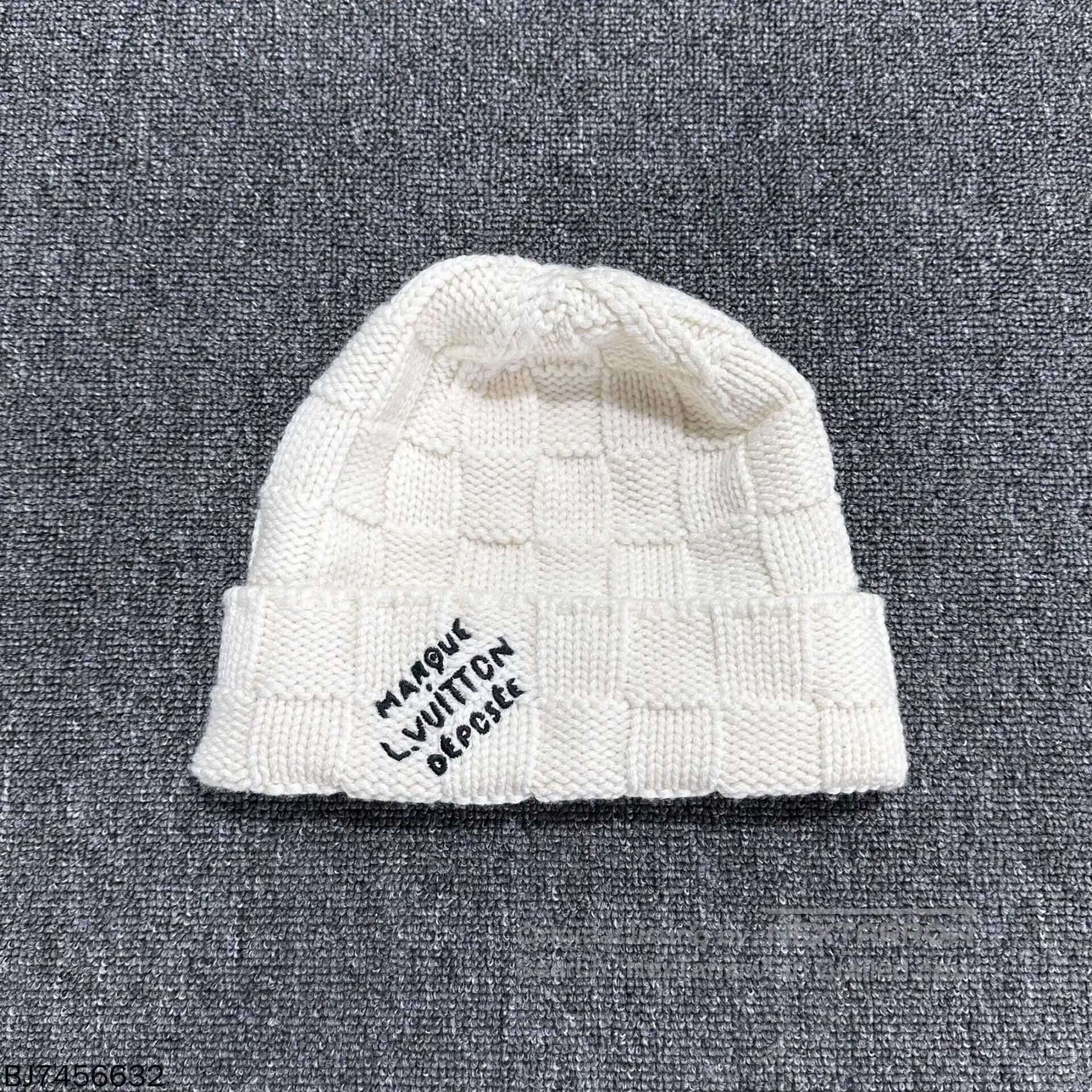 Louis Vuitton louis vuitton checkered cold hat. Size ONE SIZE - 1 Thumbnail