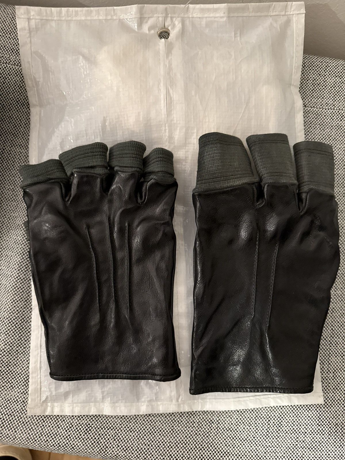 Carol Christian Poell Carol Christian Poell gloves Size ONE SIZE - 12 Thumbnail