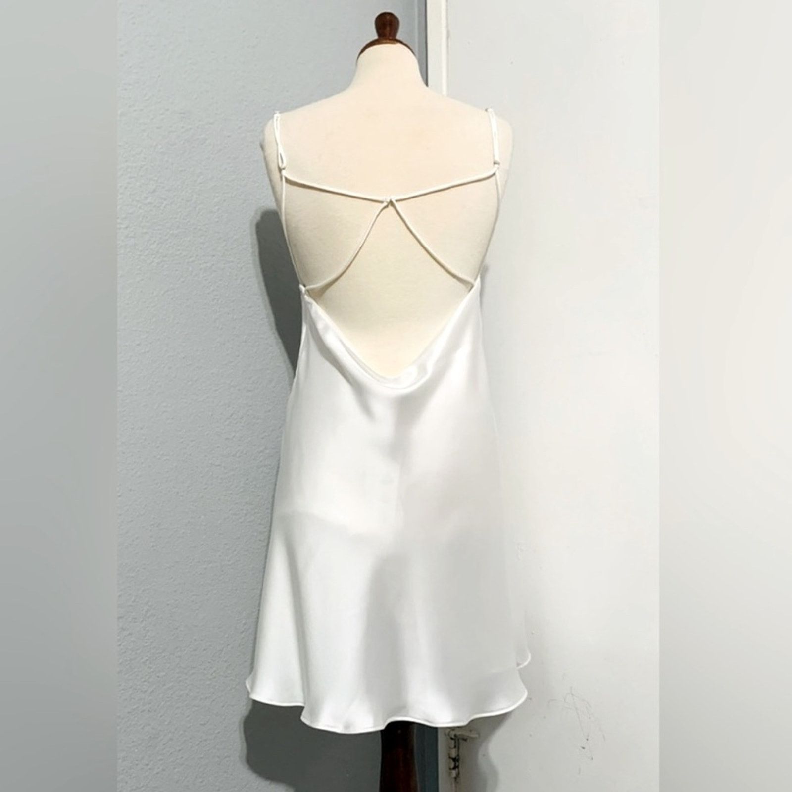 Zara Zara Blogger's Favorite V-Neck Satin Cut Out Mini Dress Size XL / US 12-14 / IT 48-50 - 5 Thumbnail