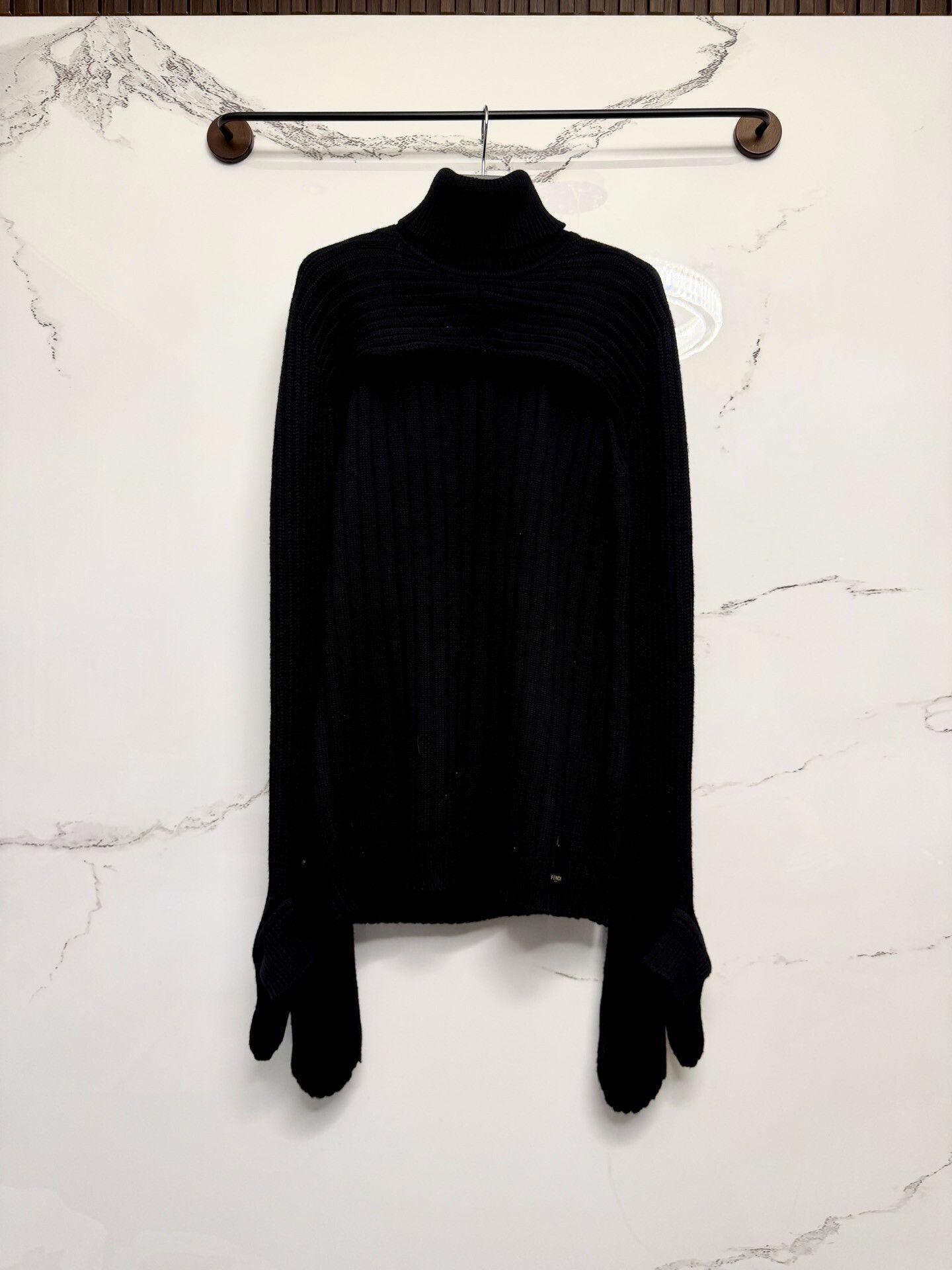 Fendi Fendi Two-Piece Glove Turtleneck Sweater Size US M / EU 48-50 / 2 - 1 Thumbnail