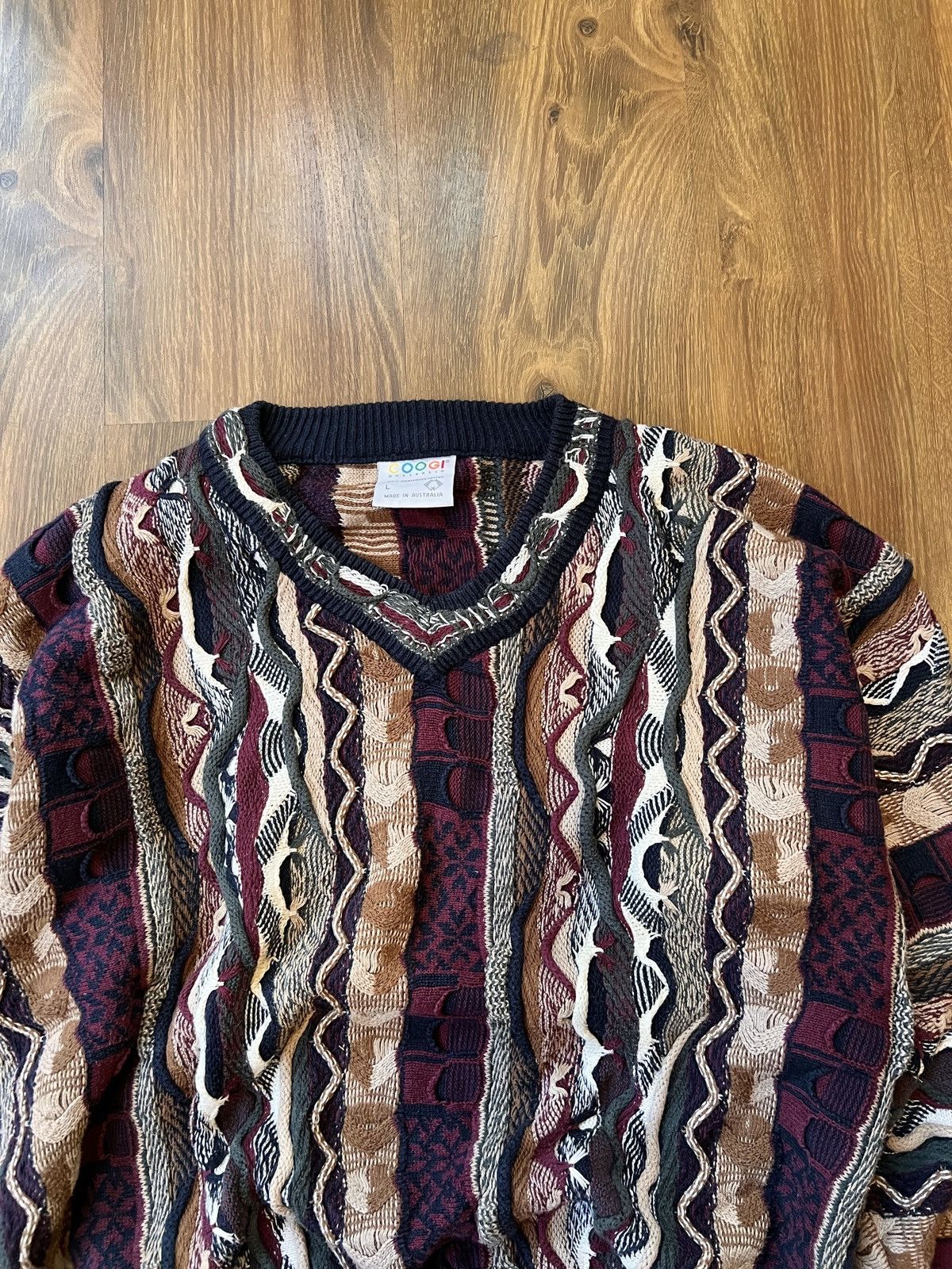 Coogi Rare Coogi V Neck 3D Knit /Sweater (Red/Brown/White/Blue) Size US L / EU 52-54 / 3 - 4 Thumbnail