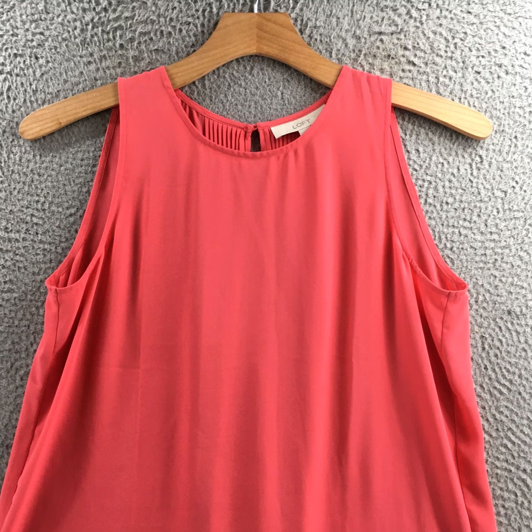 Loft LOFT Blouse Pink Sleeveless Pleated Keyhole Back Coral Hi-Low L Womens Blouse Casual Solid Pattern Regular Size L Size L / US 10 / IT 46 - 2 Thumbnail