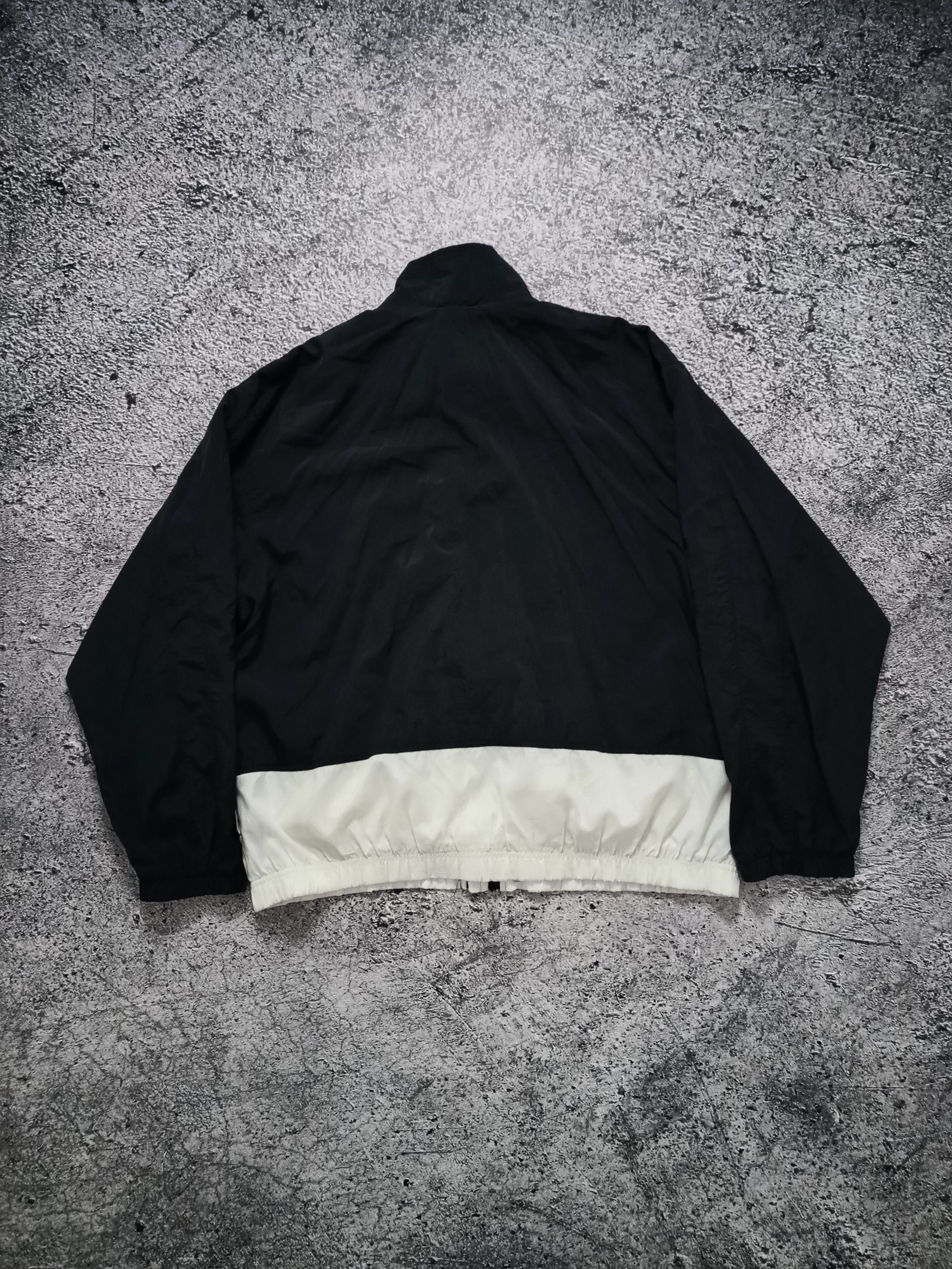 Nike × Vintage Rare Vintage Nike Spell Out Big Logo 90s Windbreaker Jacket Size US L / EU 52-54 / 3 - 6 Thumbnail