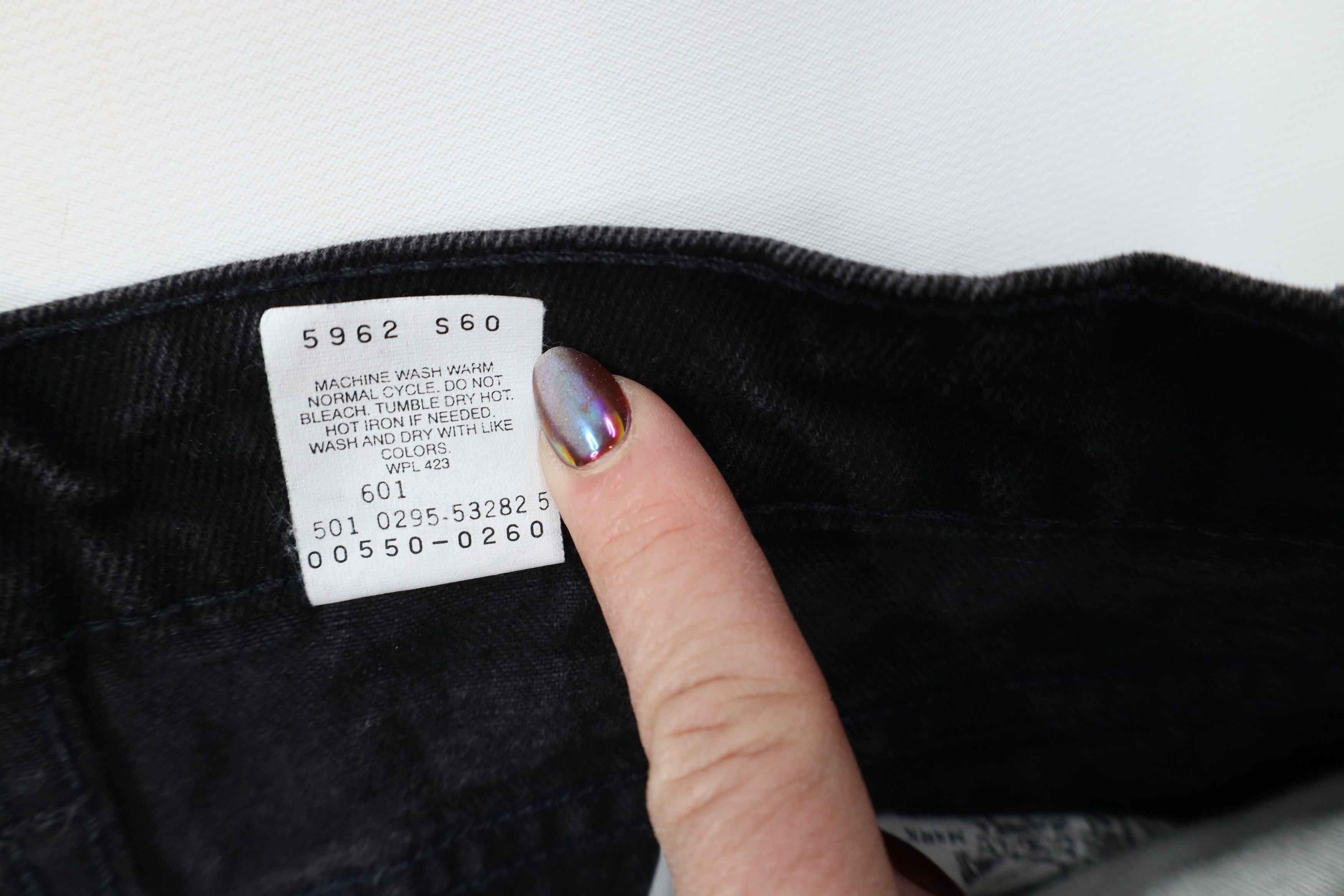 Levi's Vintage 90s Levis Relaxed Tapered Leg Denim Jeans Black USA Size US 32 / EU 48 - 7 Thumbnail