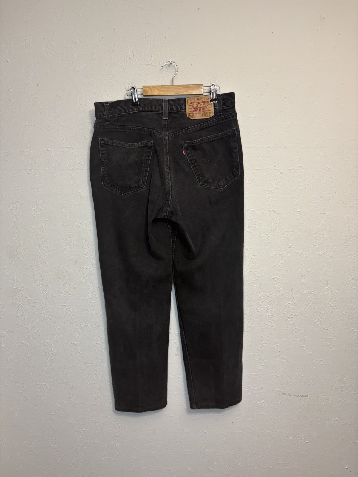 Levi's Vintage Levis 550 34x32 made in the USA black denims Size US 34 / EU 50 - 1 Thumbnail