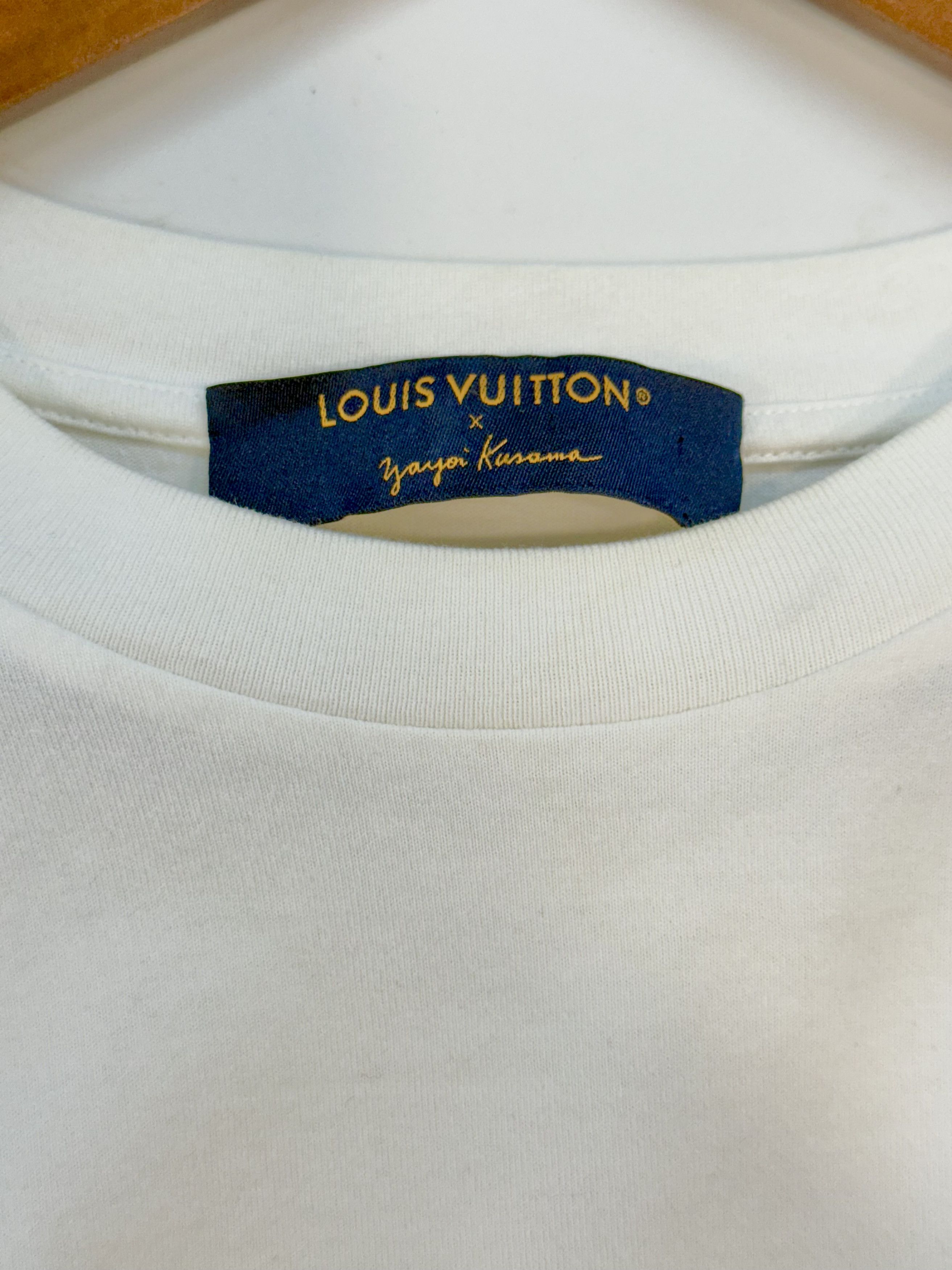 Louis Vuitton × Yayoi Kusama Louis Vuitton SS23 Medium Limited-Edition T-Shirt (New) Size US M / EU 48-50 / 2 - 6 Thumbnail