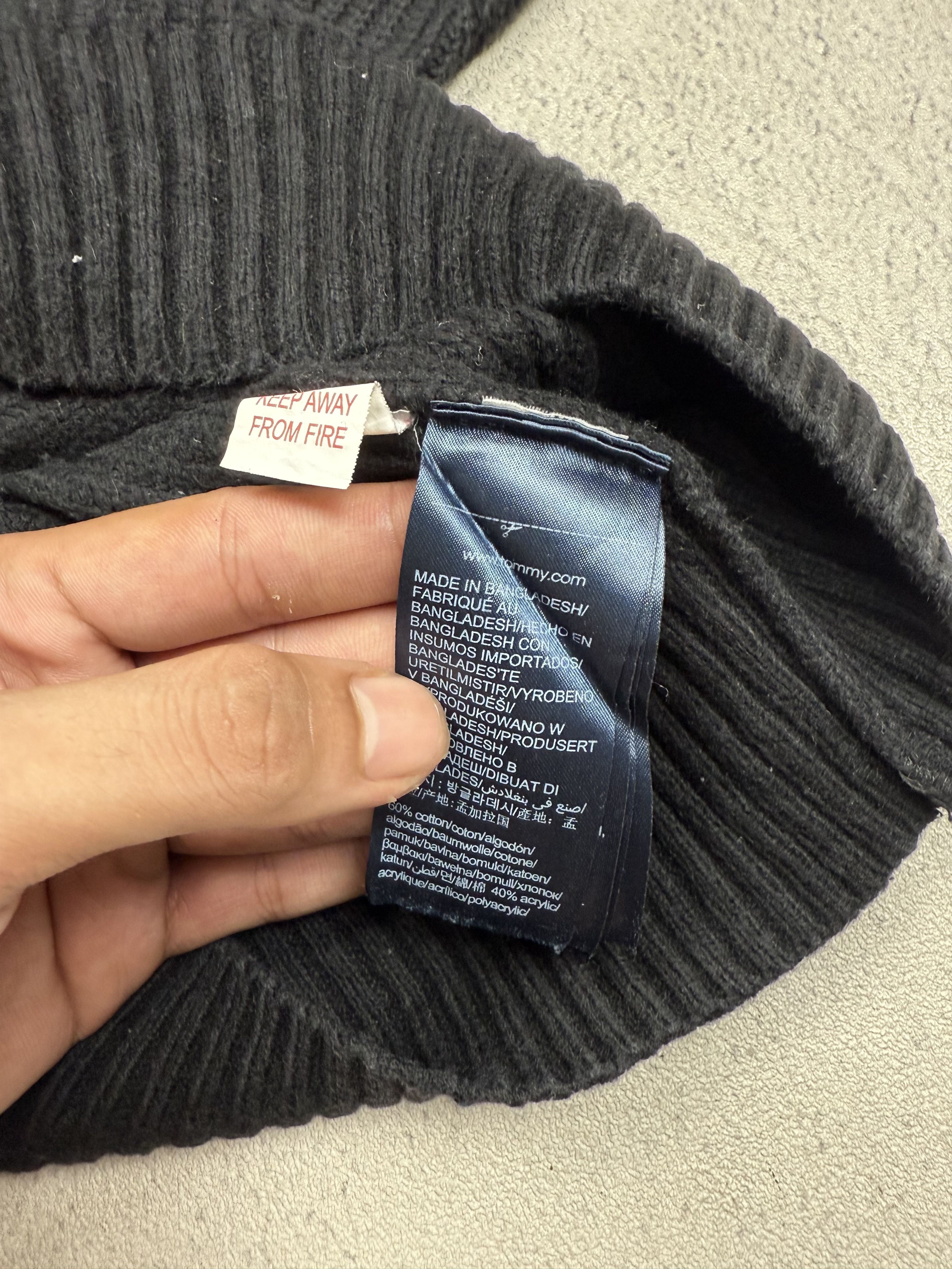 Tommy Hilfiger Tommy Hilfiger Knit Sweater Button Size S / US 4 / IT 40 - 6 Thumbnail