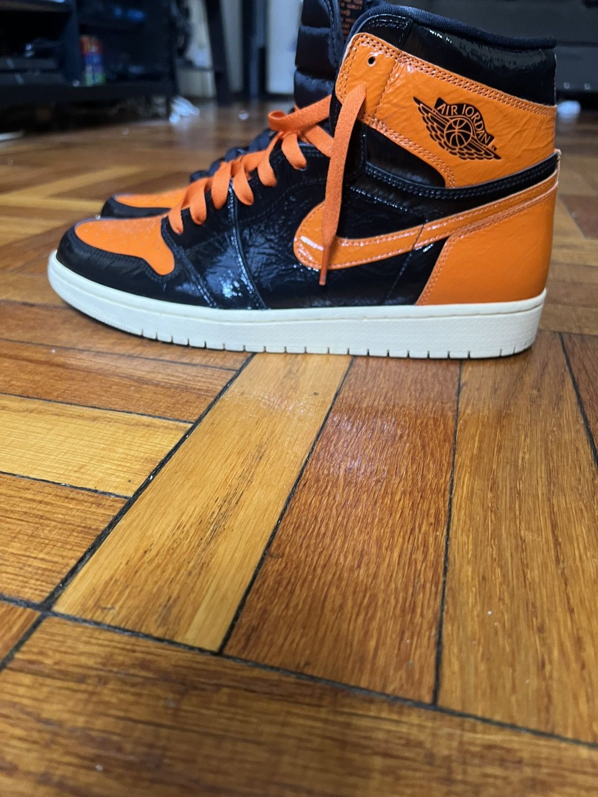 Jordan Brand Air Jordan 1 Retro High OG “Shattered Backboard 3.0” Size US 12 / EU 45 - 6 Thumbnail